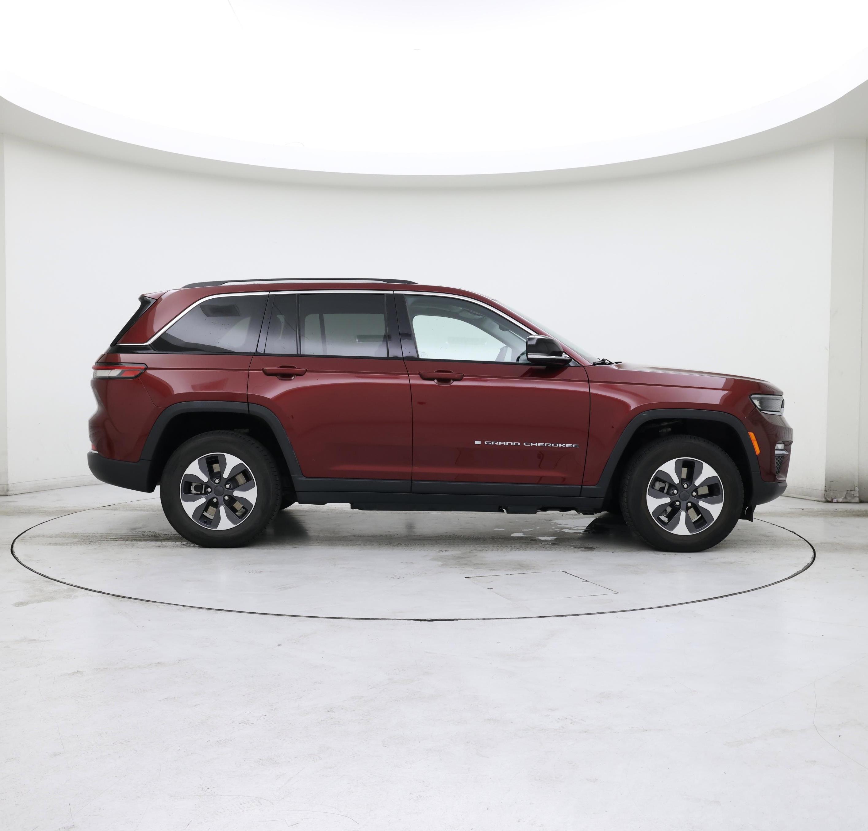 Thumbnail: 2022 Jeep Grand Cherokee - 7