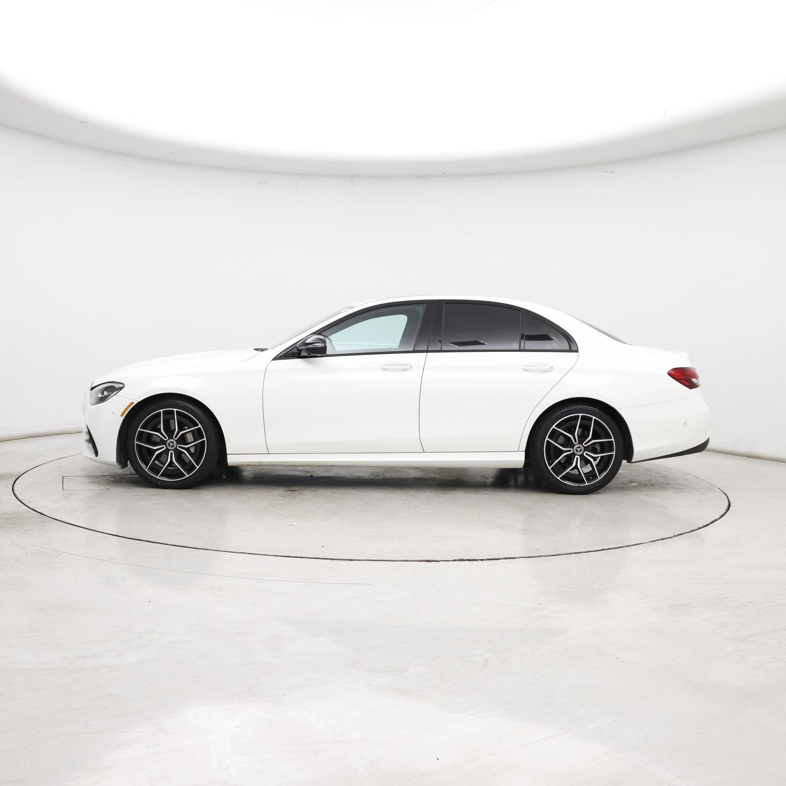Thumbnail: 2022 Mercedes-Benz E-Class - 3