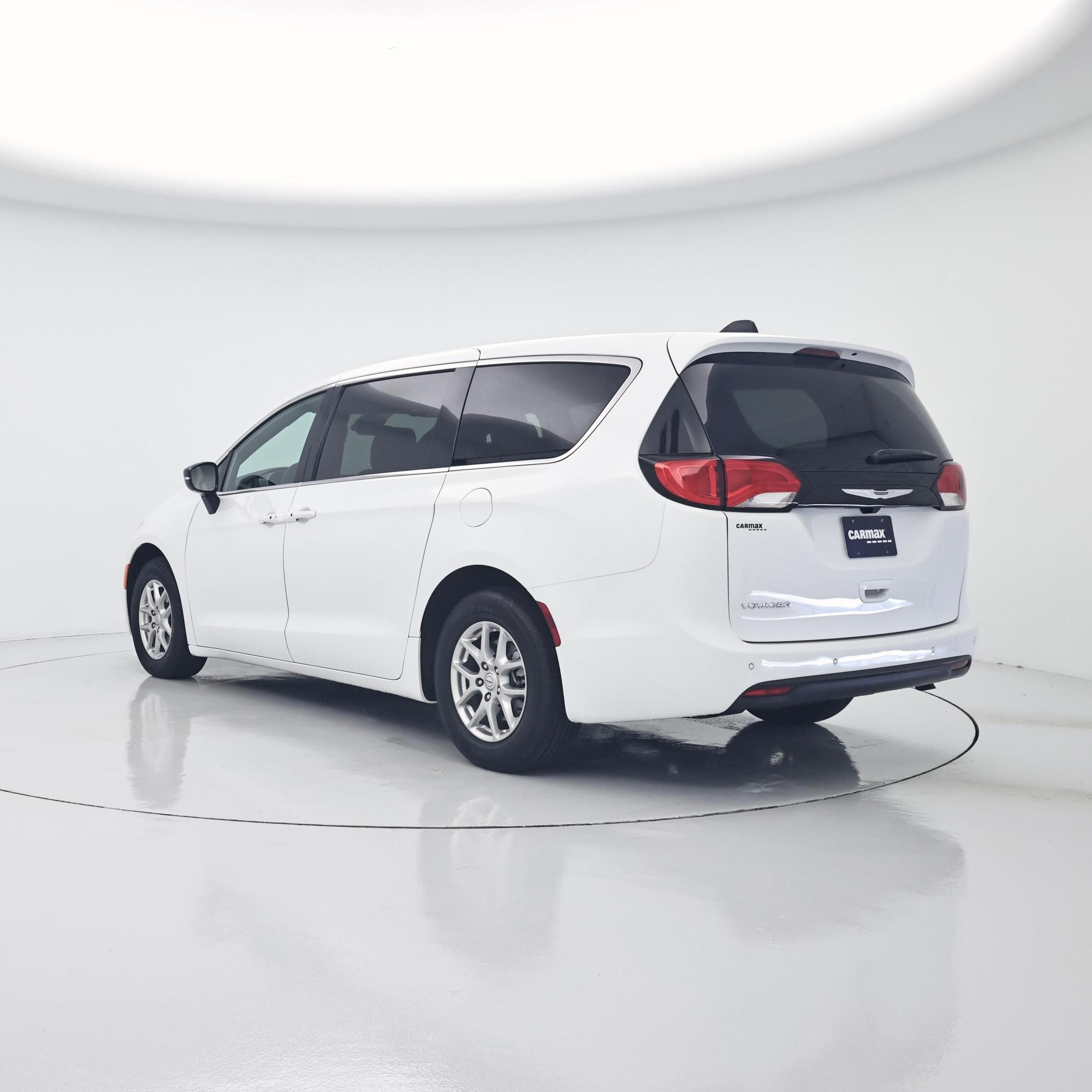 Thumbnail: 2026 Chrysler Voyager - 2