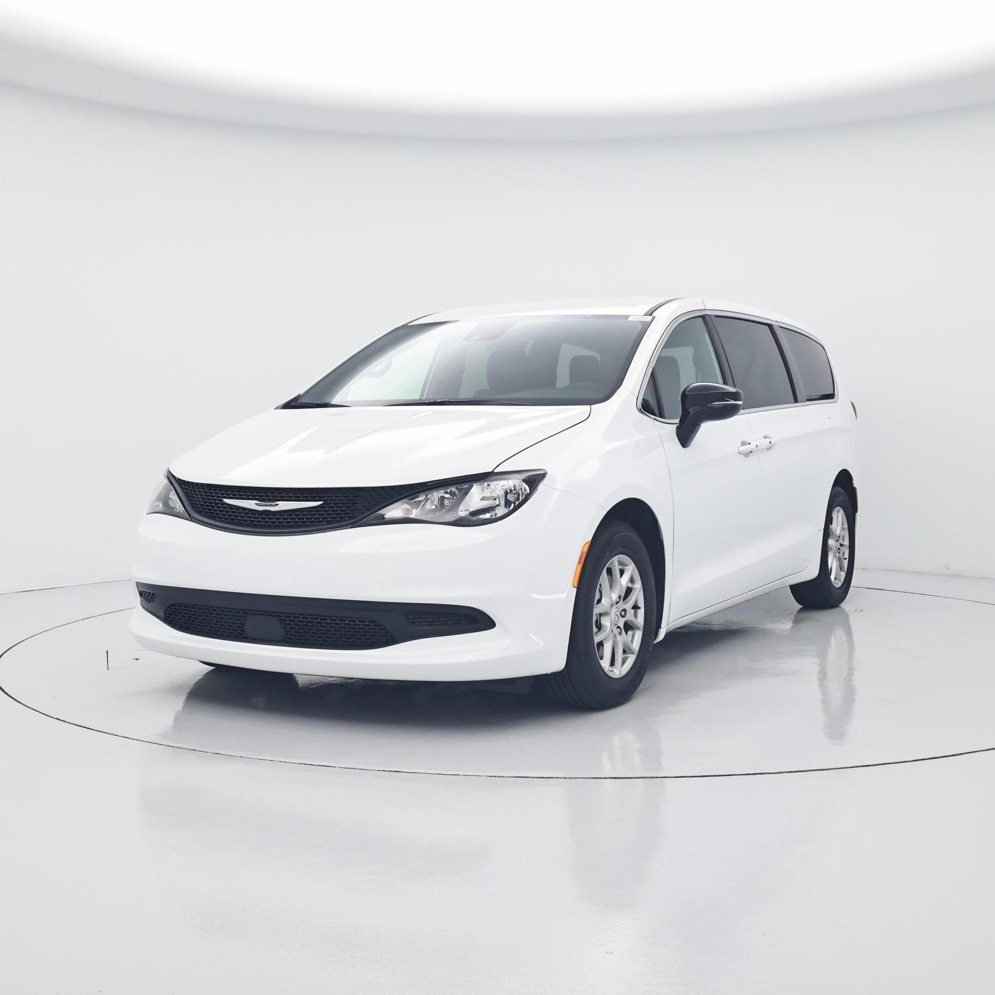Thumbnail: 2026 Chrysler Voyager - 4