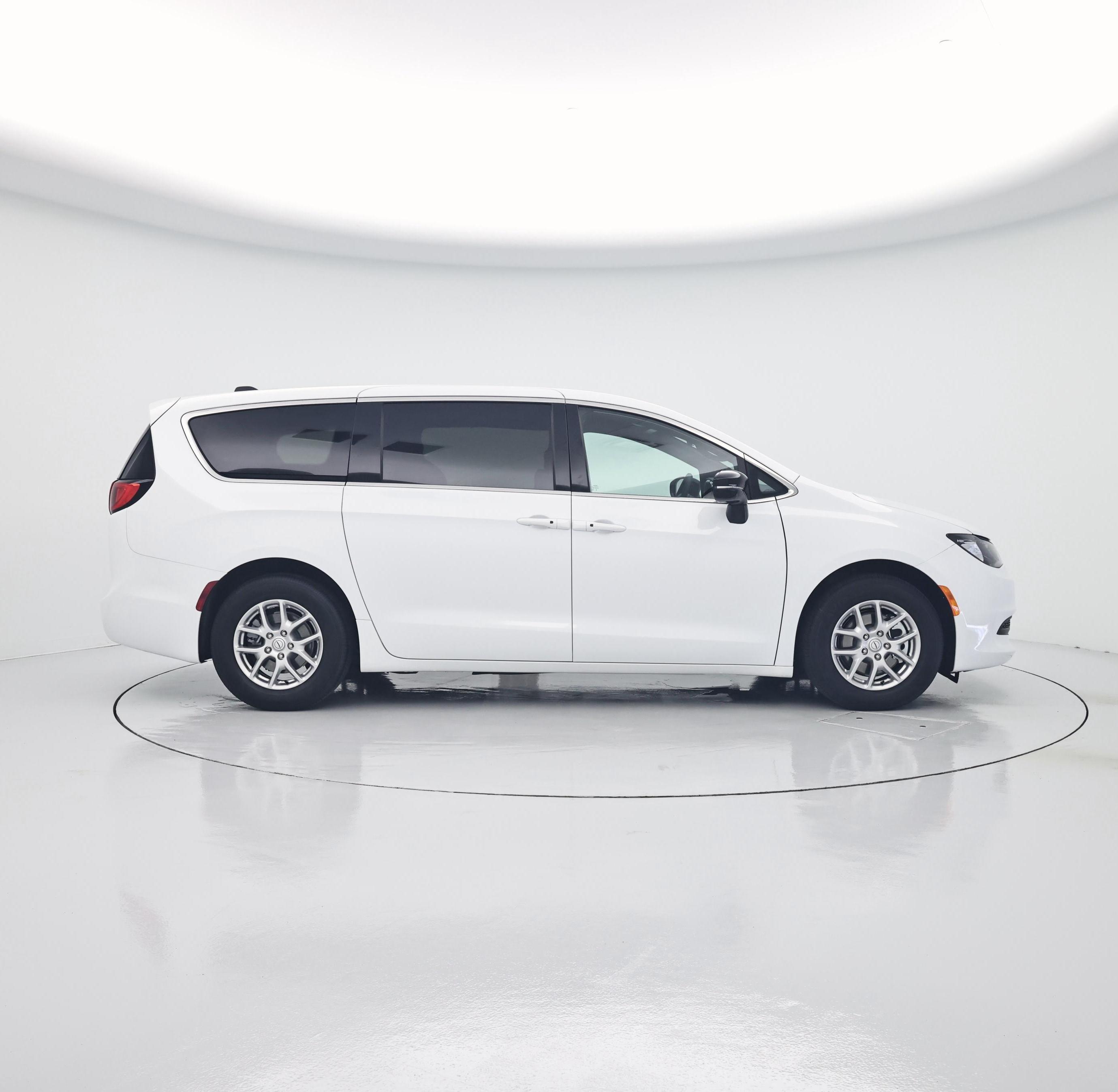 Thumbnail: 2026 Chrysler Voyager - 7
