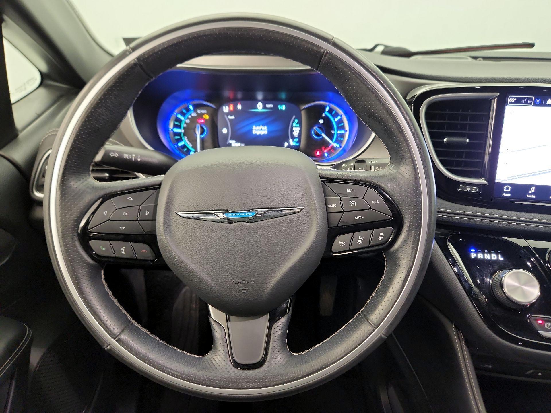 Thumbnail: 2021 Chrysler Pacifica - 10