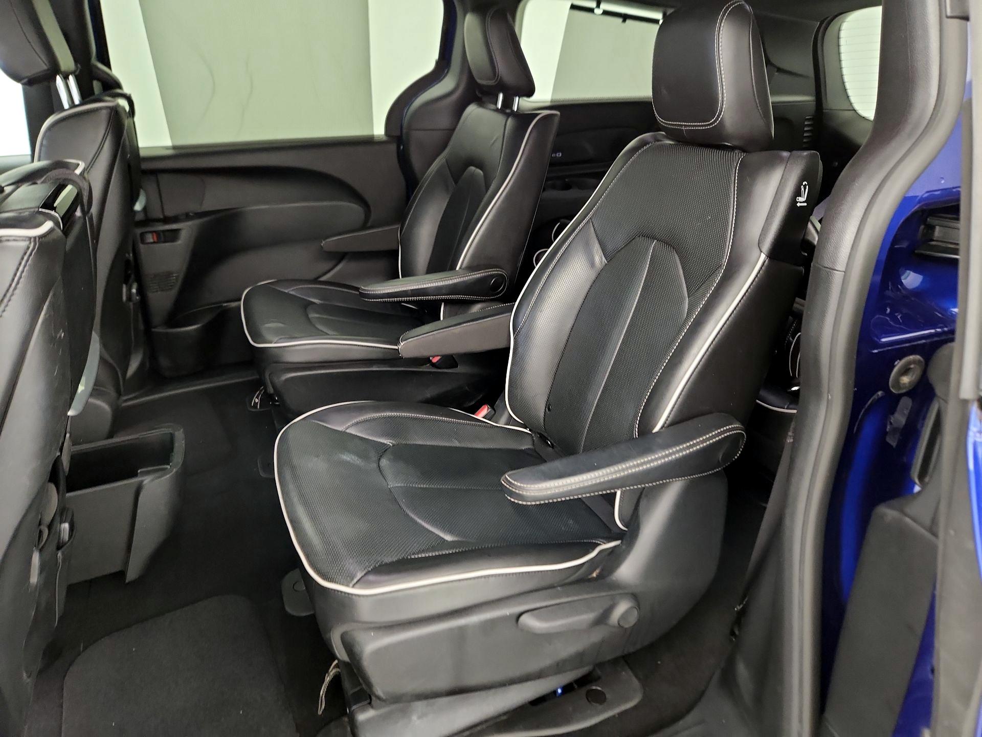 Thumbnail: 2021 Chrysler Pacifica - 20