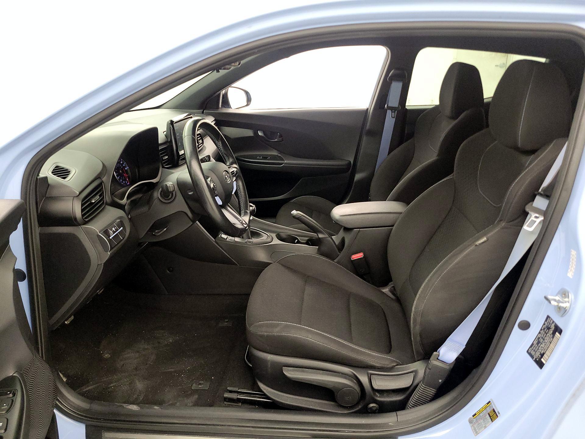 Thumbnail: 2019 Hyundai Veloster - 11