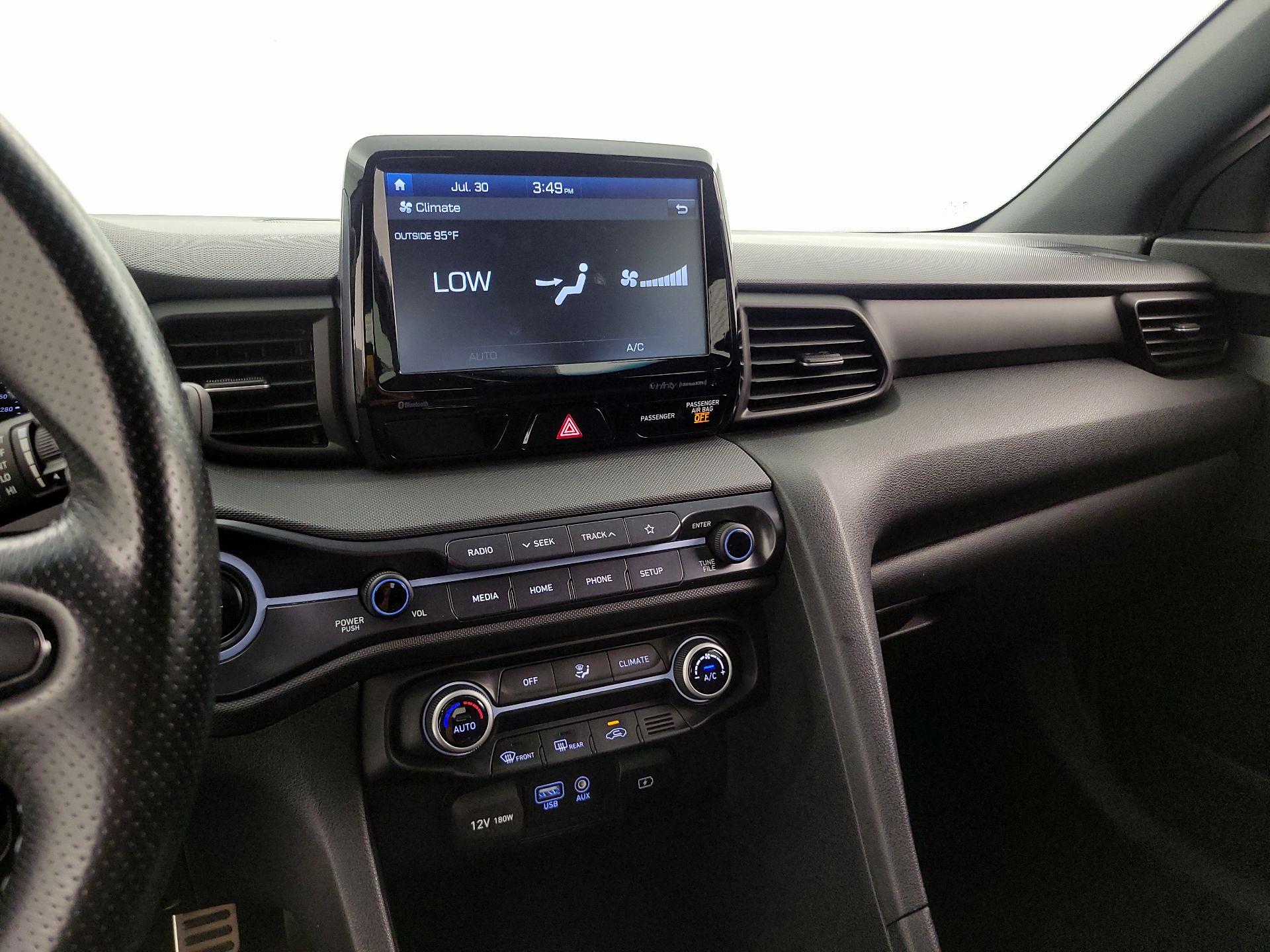 Thumbnail: 2019 Hyundai Veloster - 16