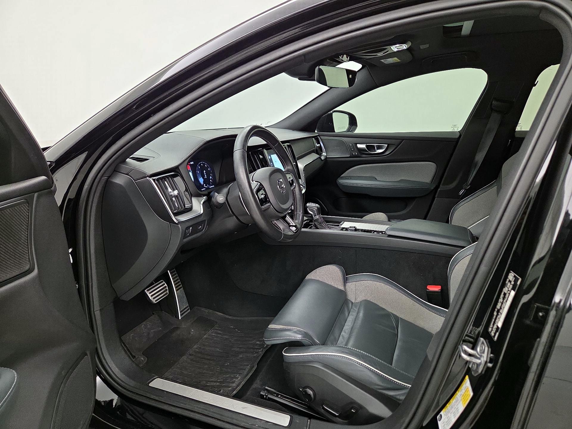 Thumbnail: 2020 Volvo V60 - 11