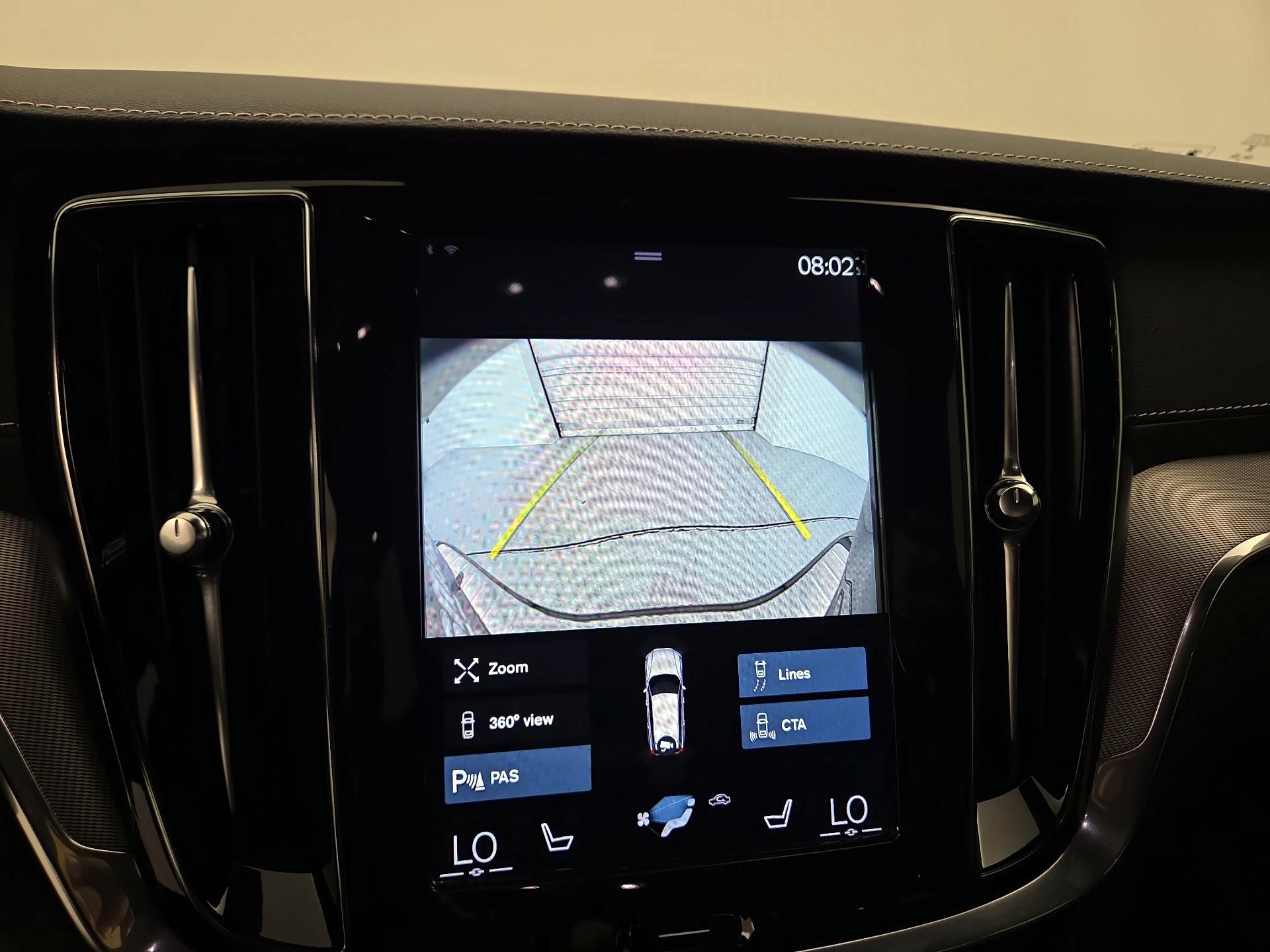 Thumbnail: 2020 Volvo V60 - 15