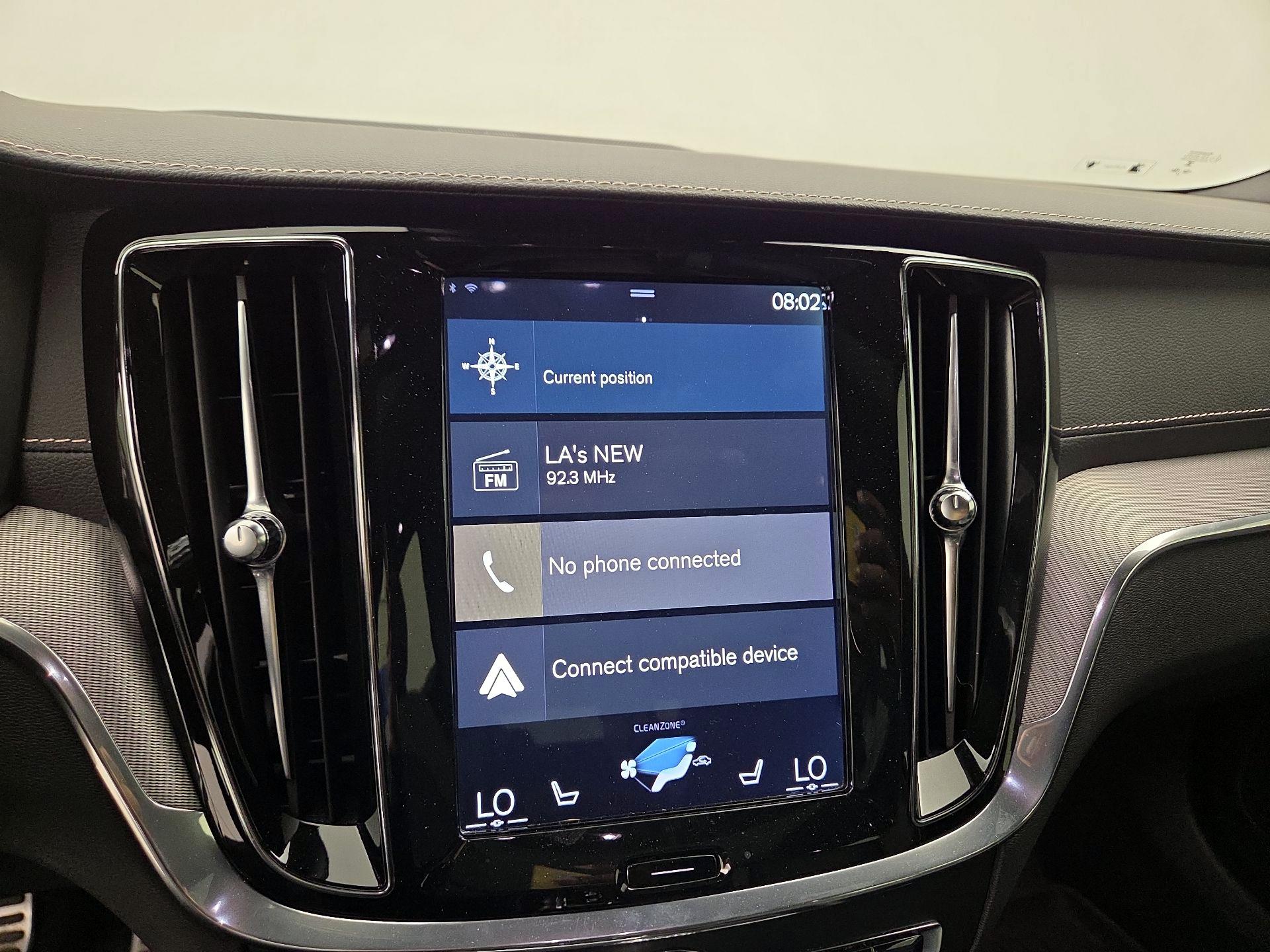 Thumbnail: 2020 Volvo V60 - 16