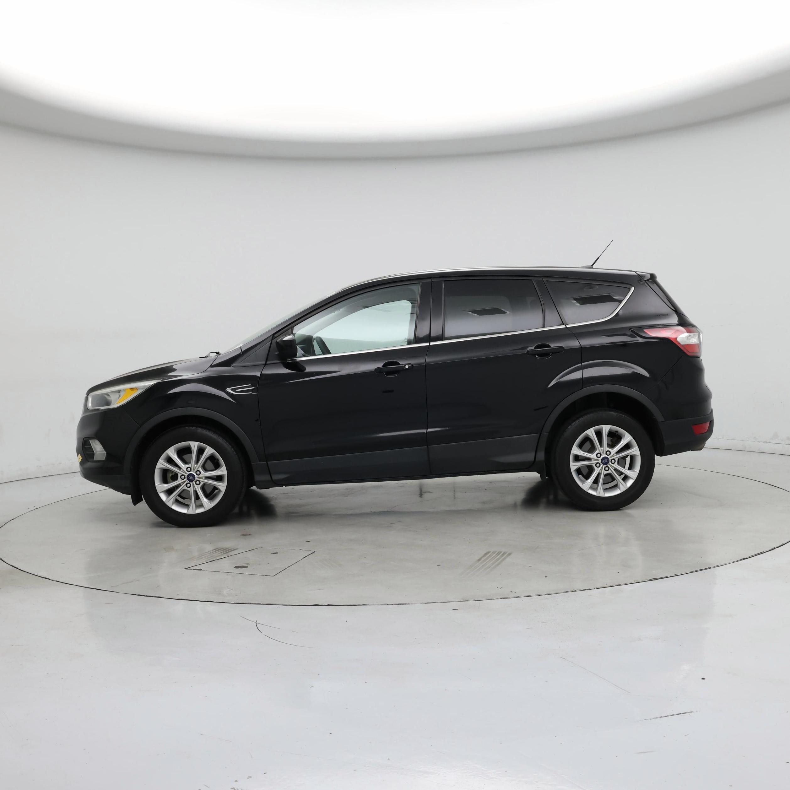 Thumbnail: 2017 Ford Escape - 3