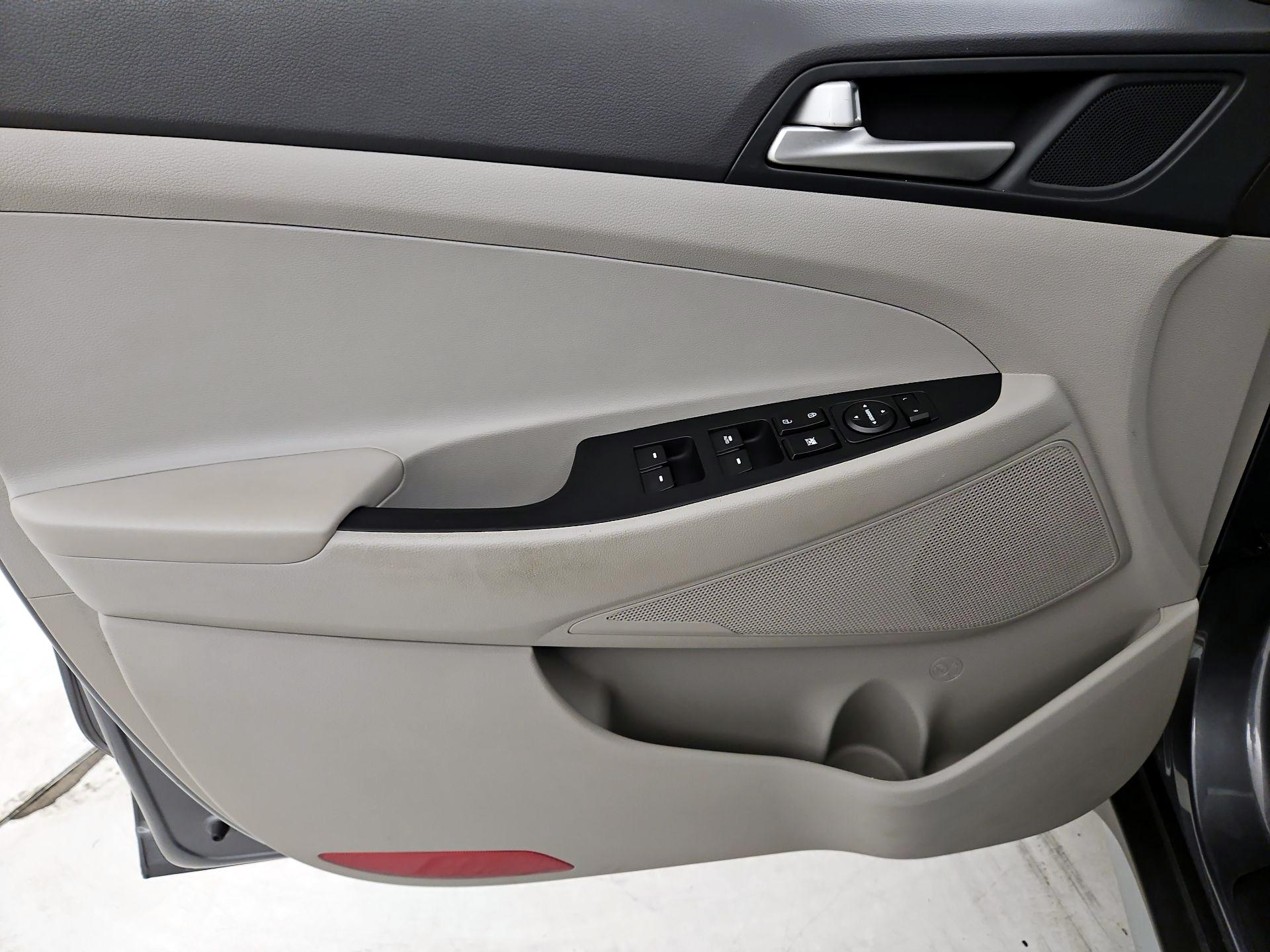Thumbnail: 2021 Hyundai Tucson - 12