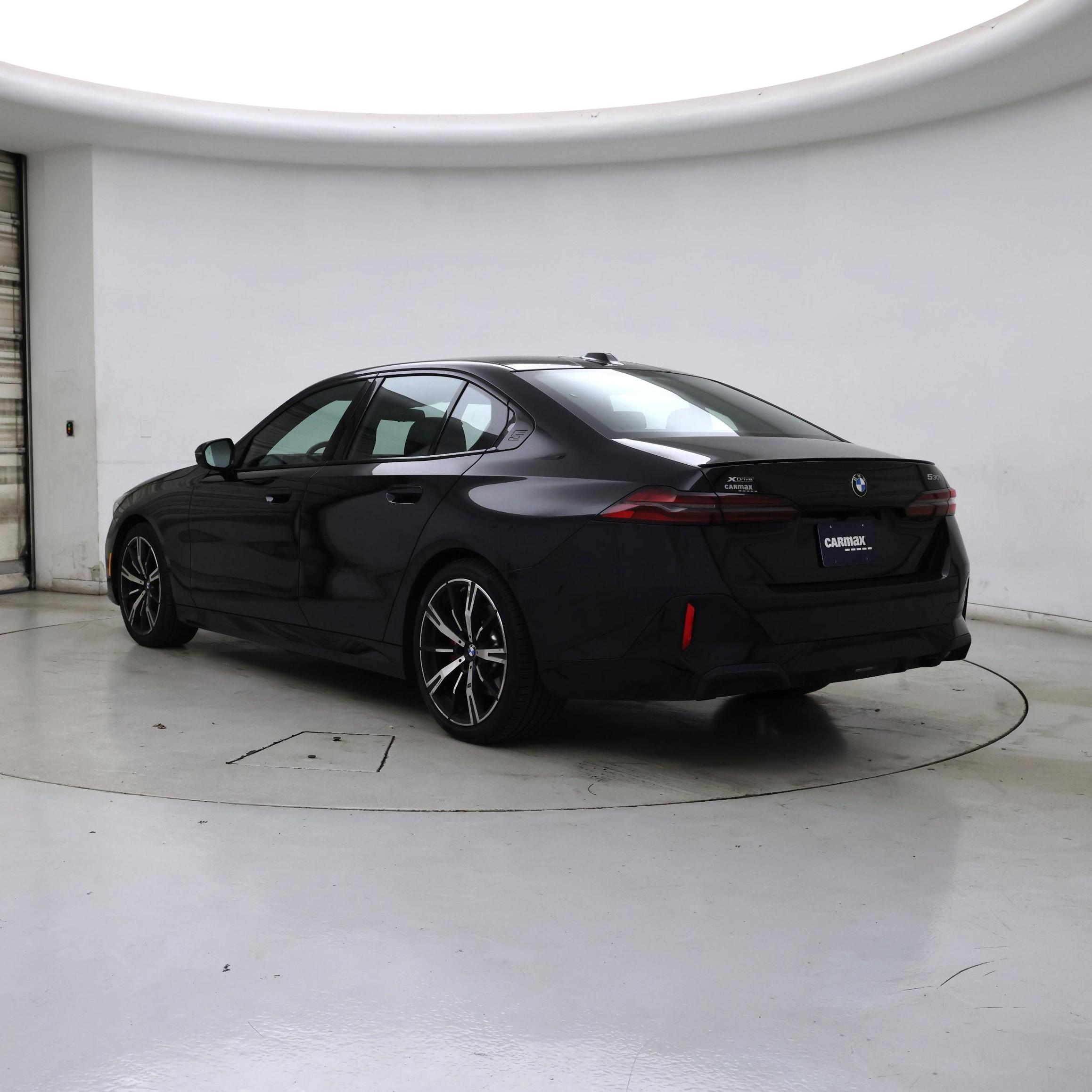 Thumbnail: 2024 BMW 5 Series - 2