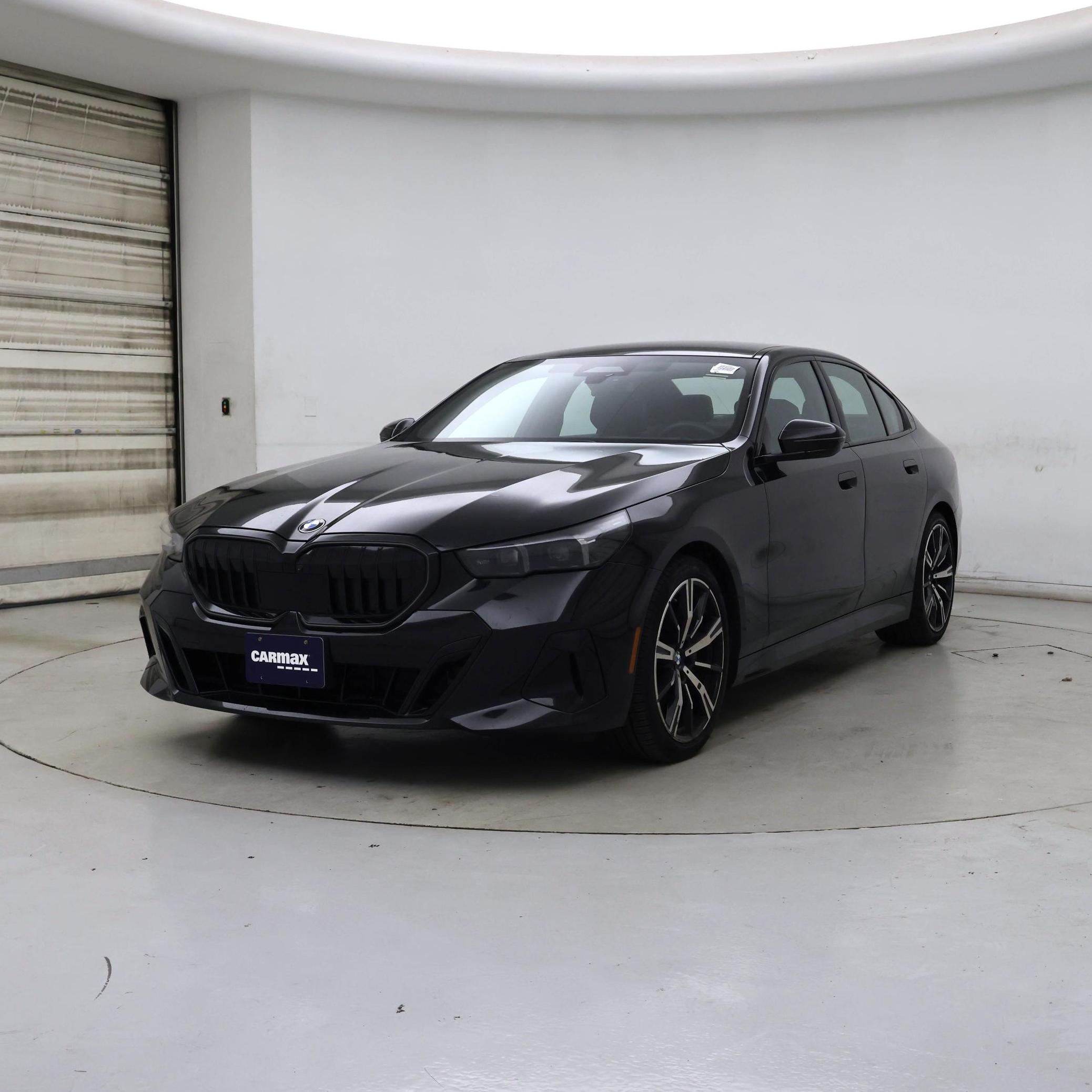 Thumbnail: 2024 BMW 5 Series - 4
