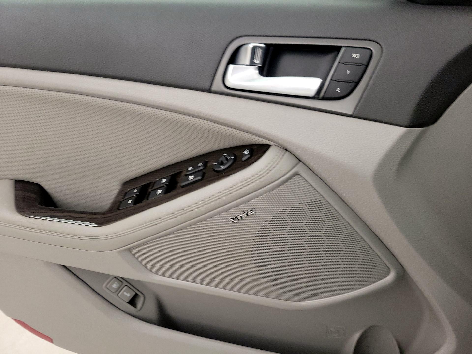 Thumbnail: 2015 Kia Optima - 12