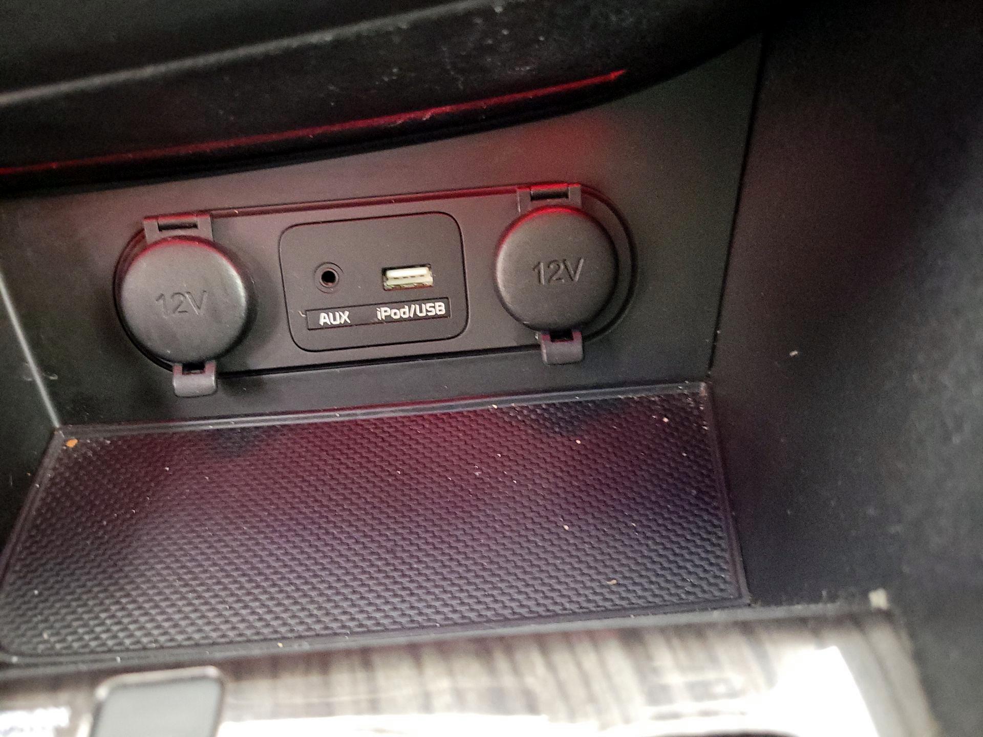 Thumbnail: 2015 Kia Optima - 18