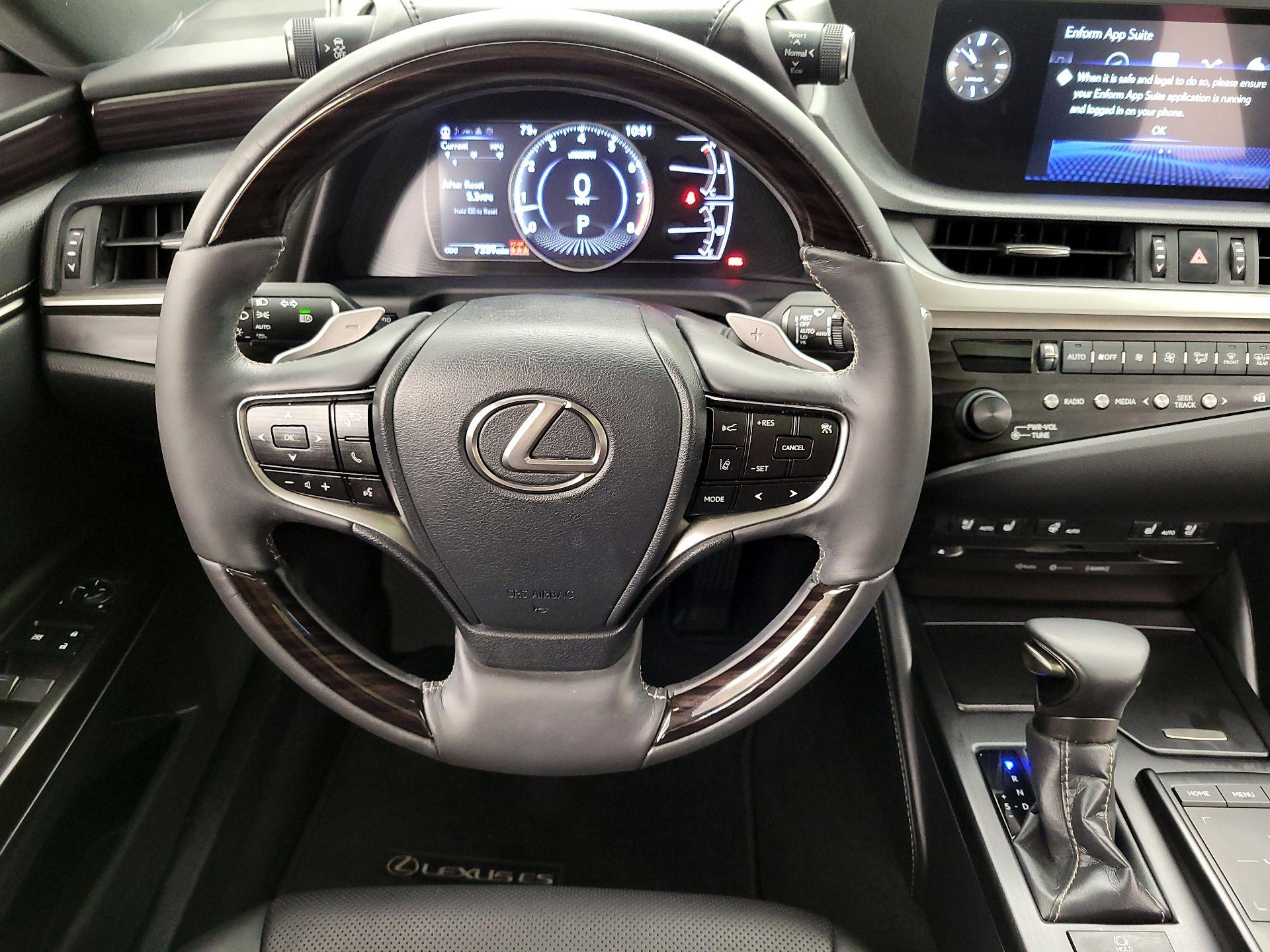 Thumbnail: 2019 Lexus ES - 10