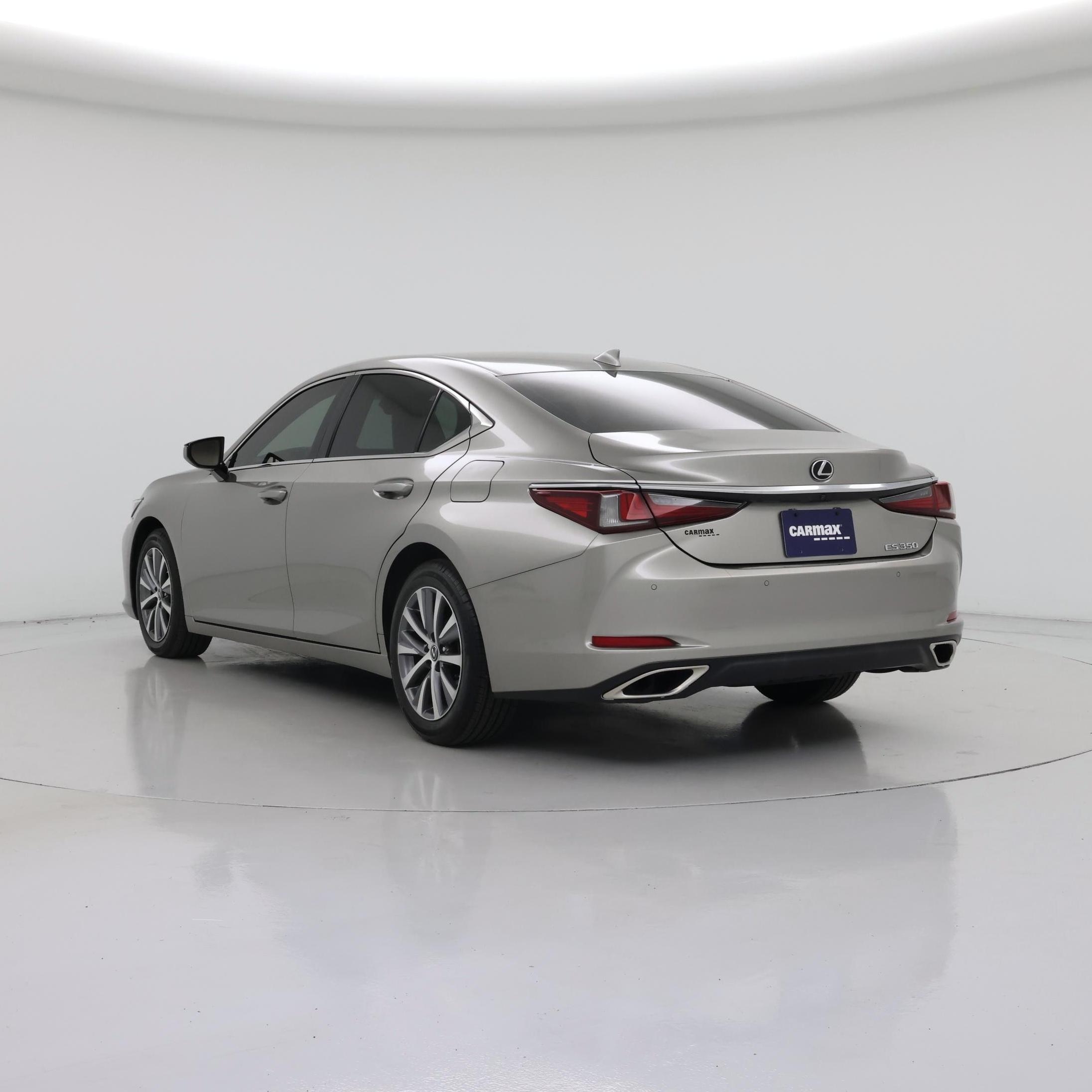 Thumbnail: 2019 Lexus ES - 2