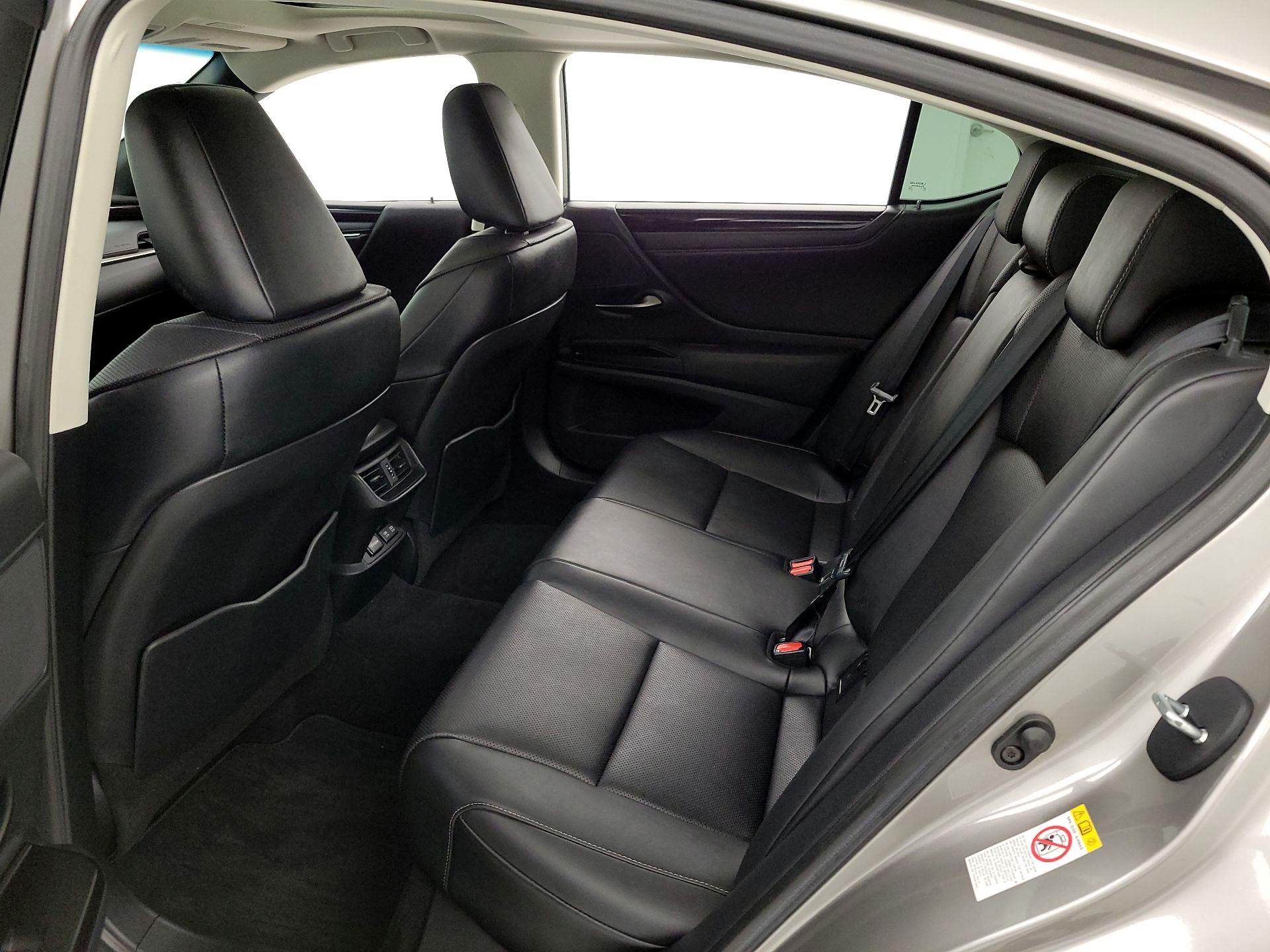 Thumbnail: 2019 Lexus ES - 20