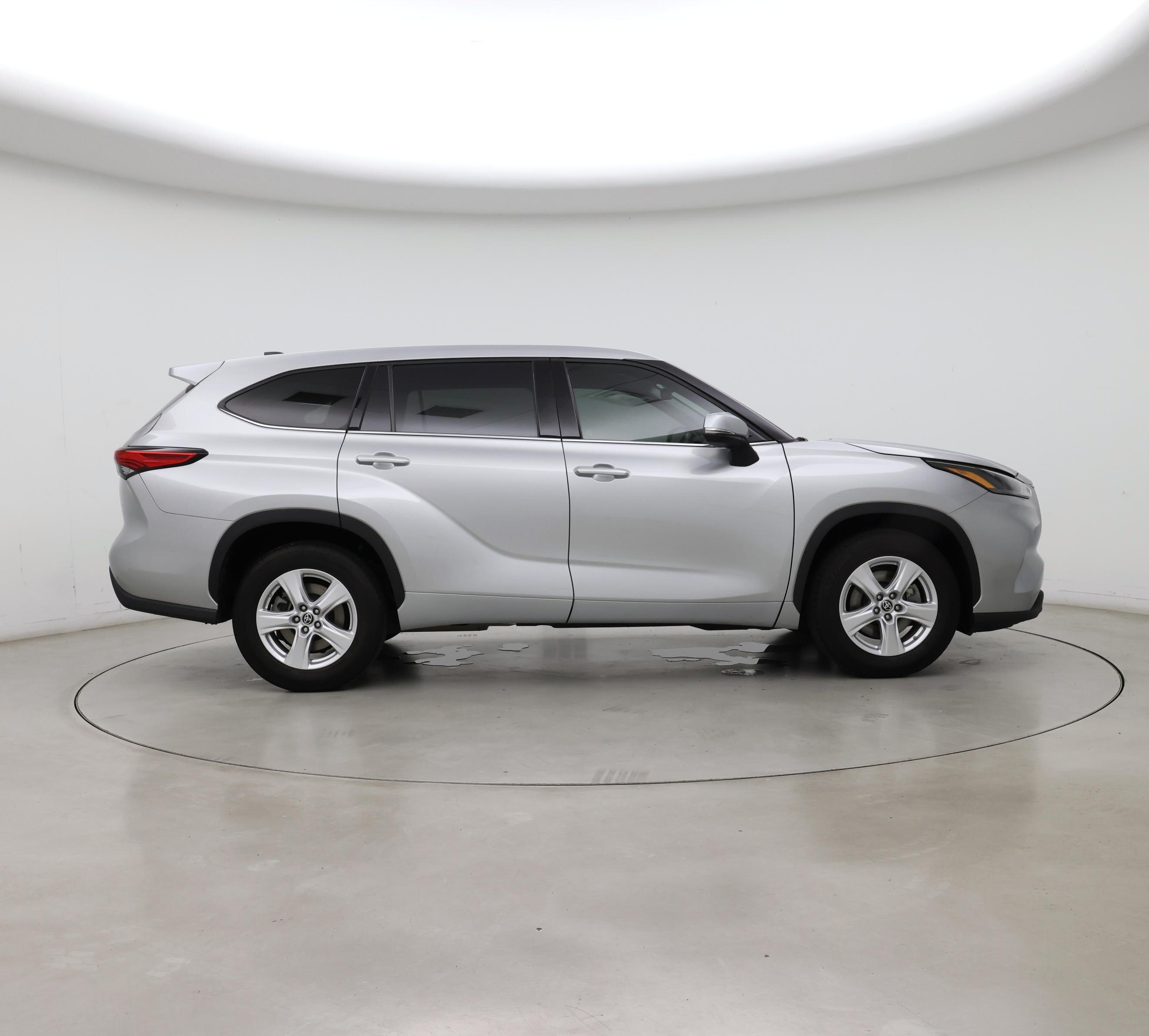 Thumbnail: 2022 Toyota Highlander - 7