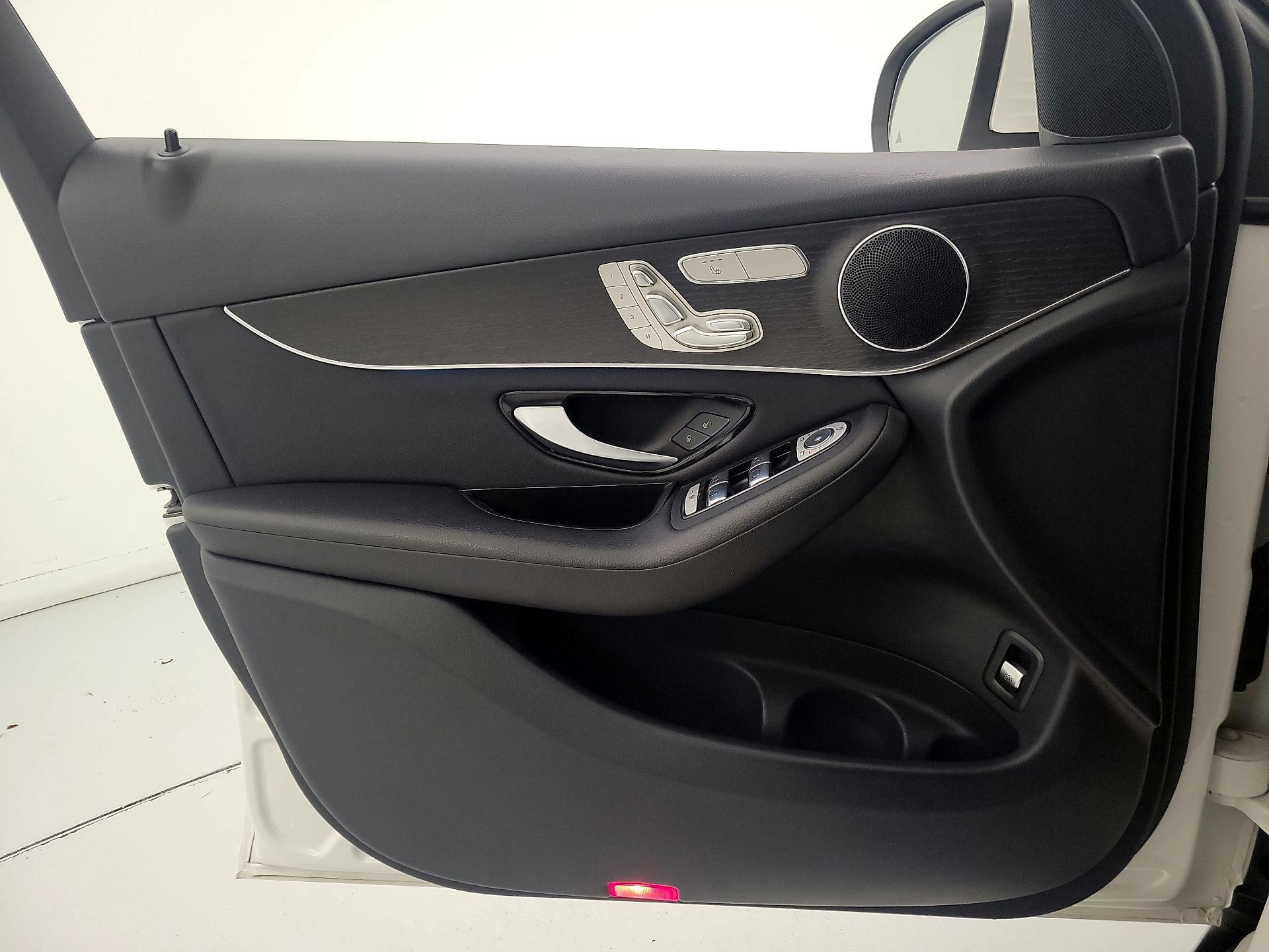 Thumbnail: 2022 Mercedes-Benz GLC - 12