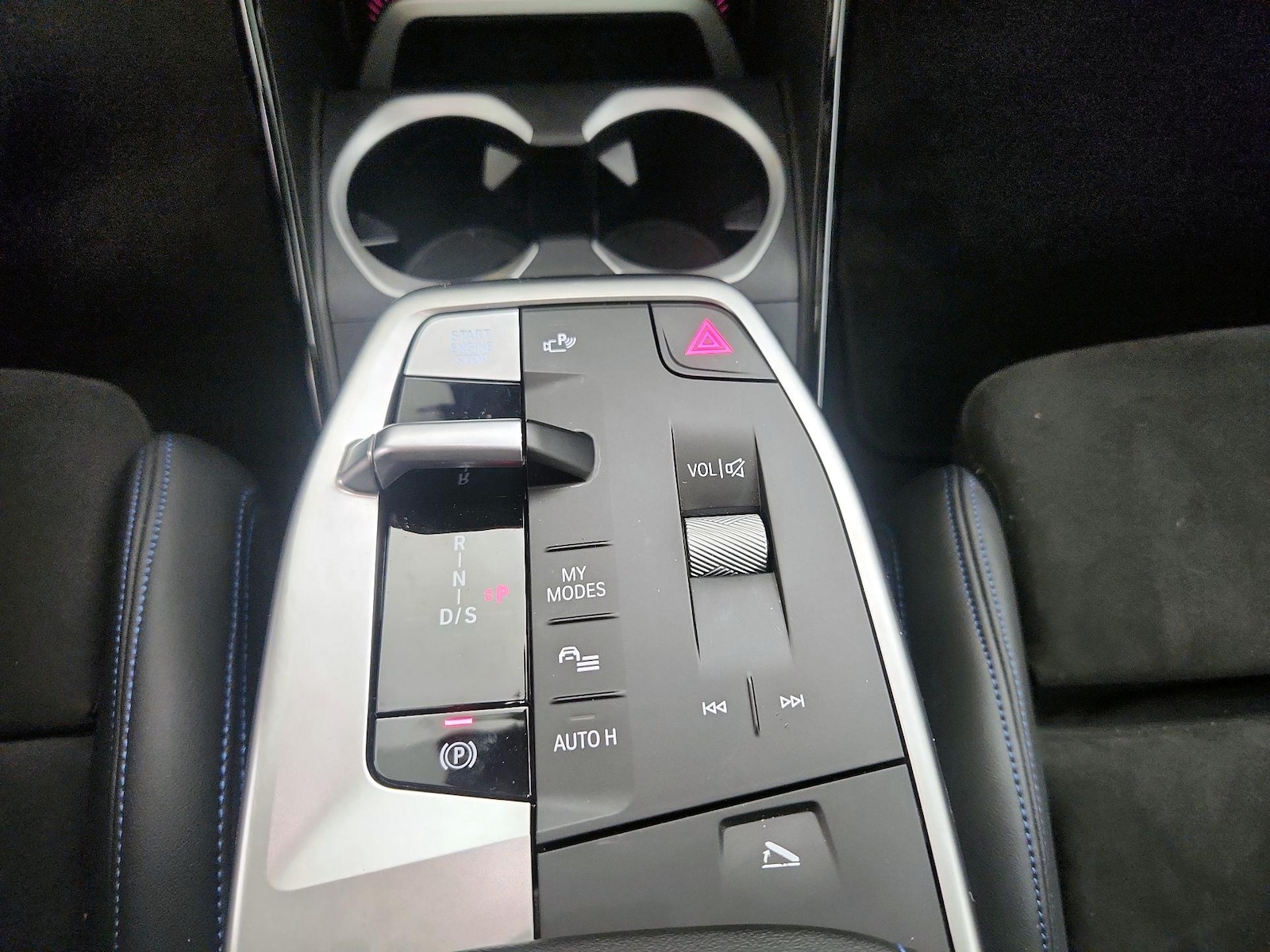 2025 BMW X2 28i - Photo 18
