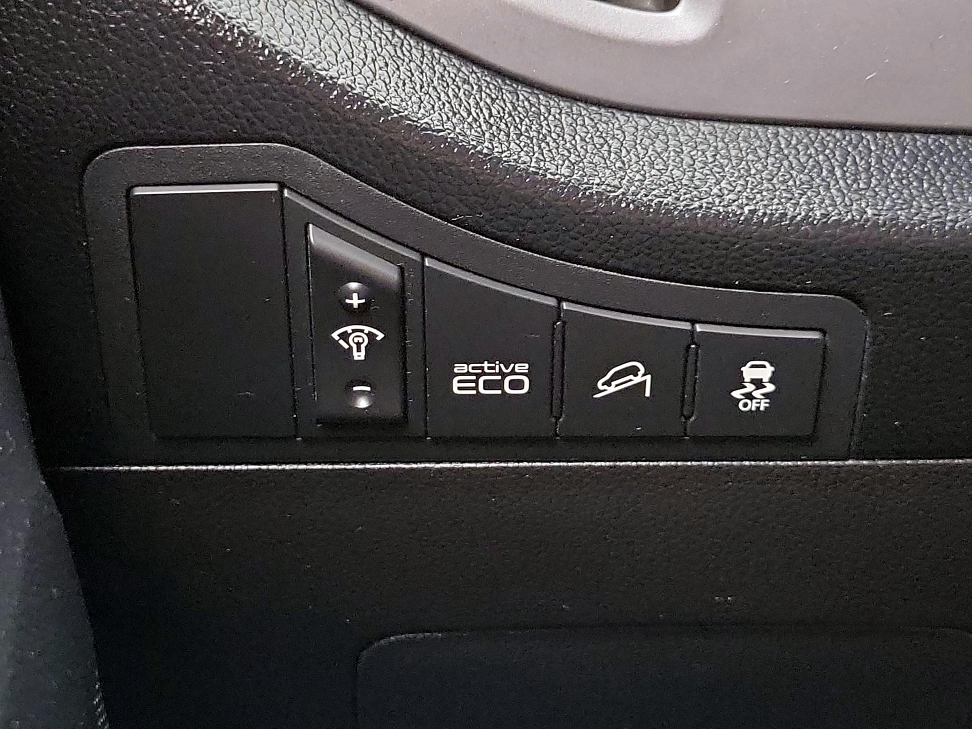 Thumbnail: 2015 Kia Sportage - 13
