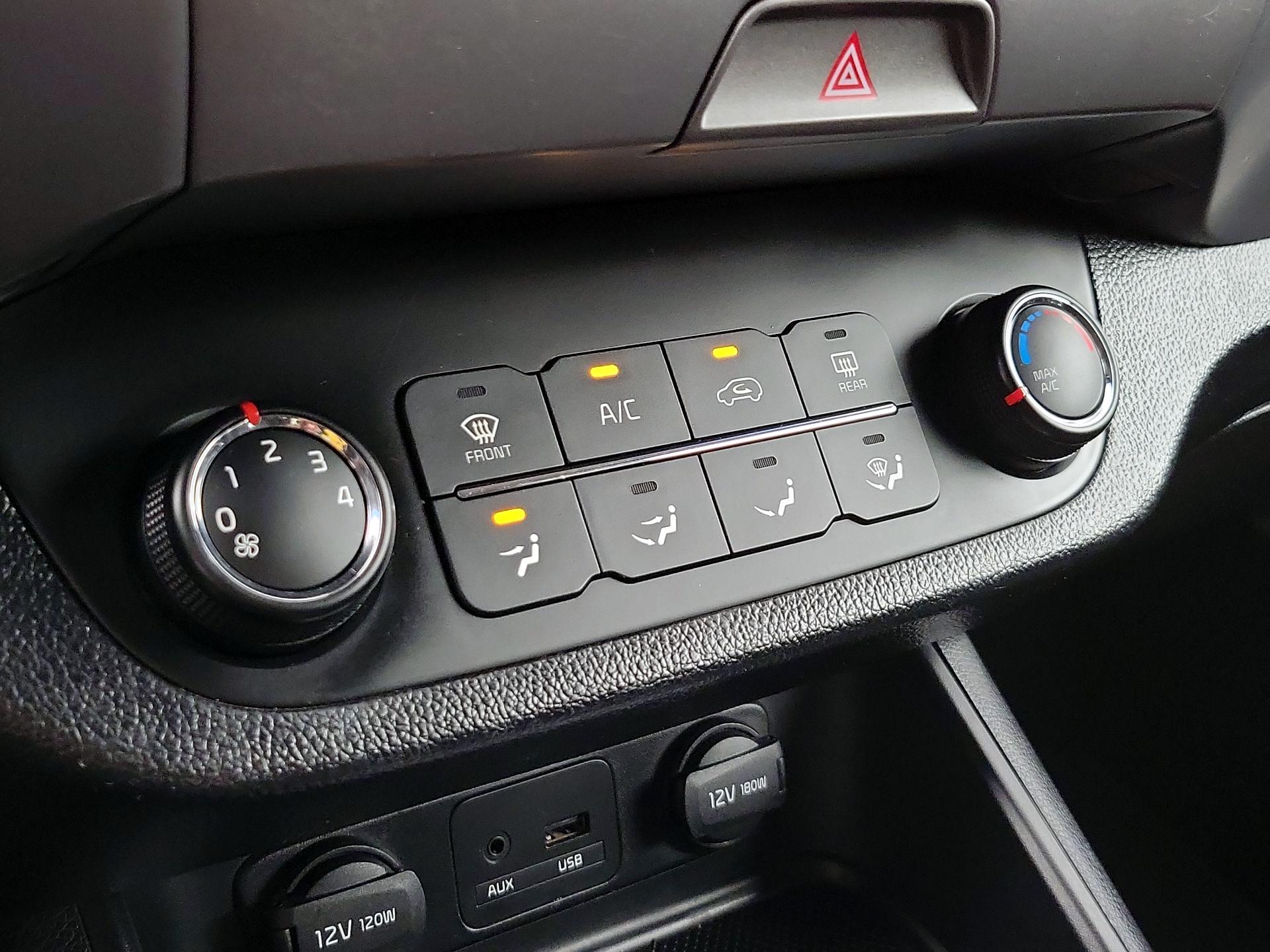 Thumbnail: 2015 Kia Sportage - 16