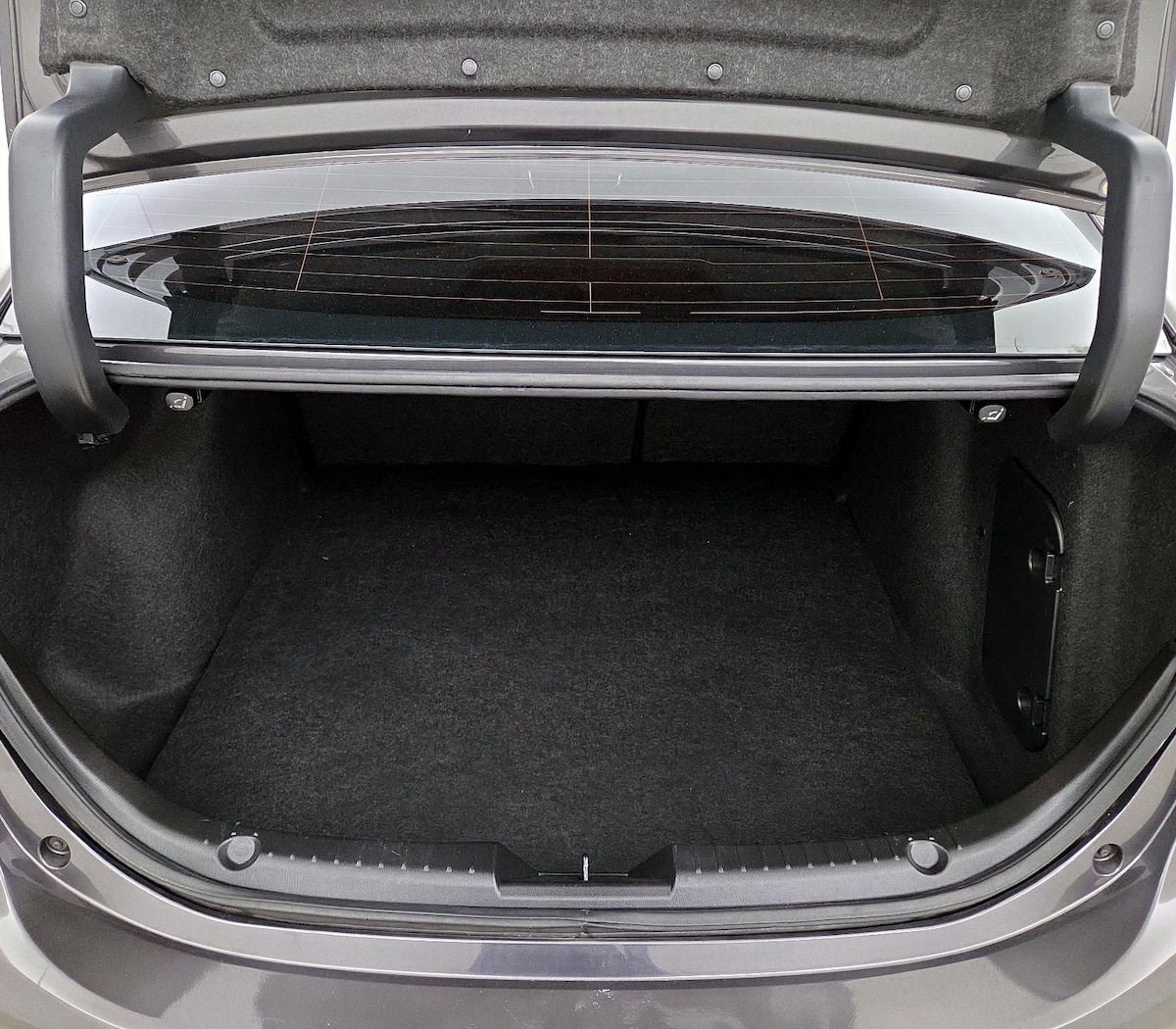 Trunk/Cargo (Seats Up)