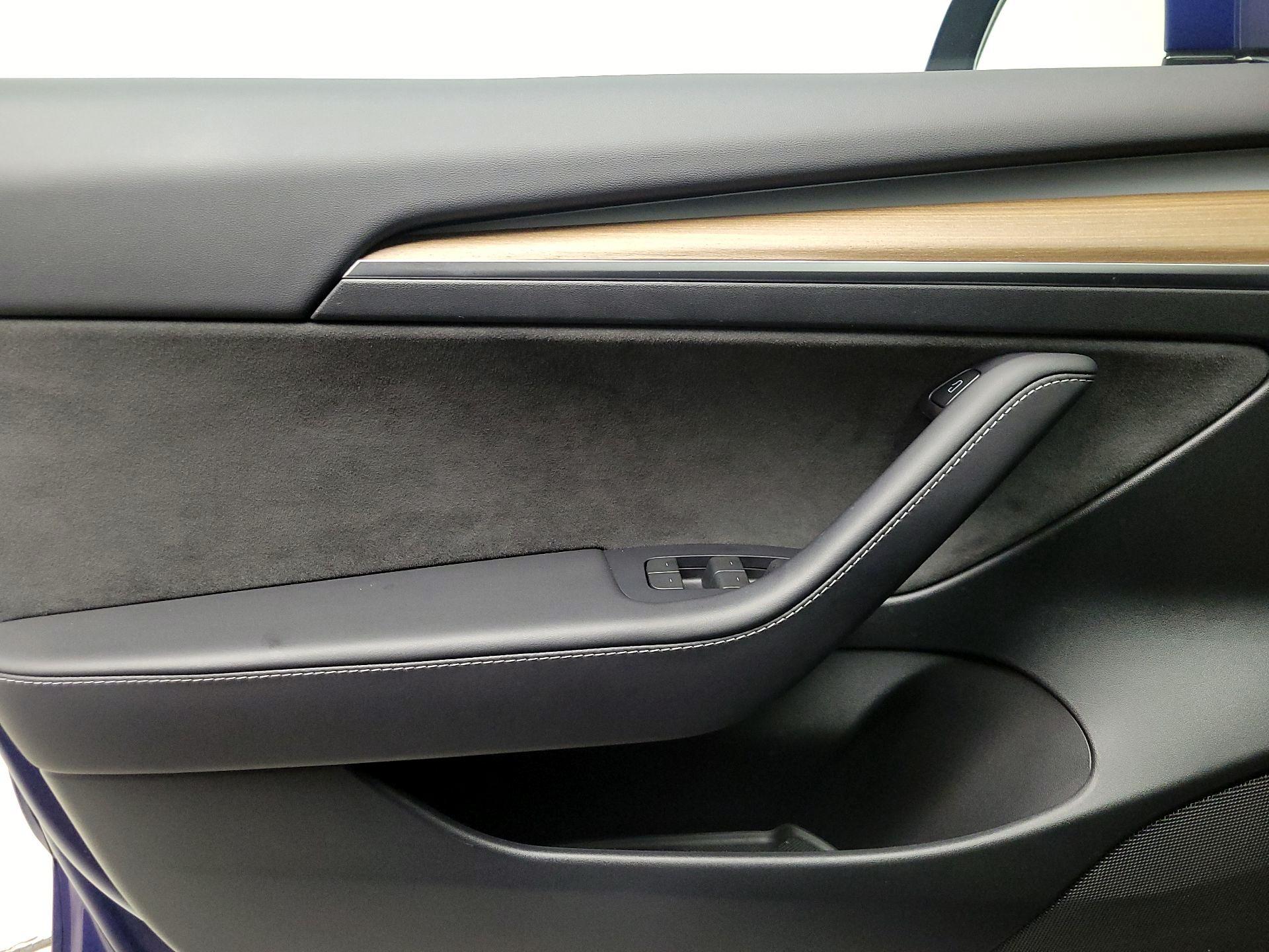 Thumbnail: 2023 Tesla Model 3 - 12