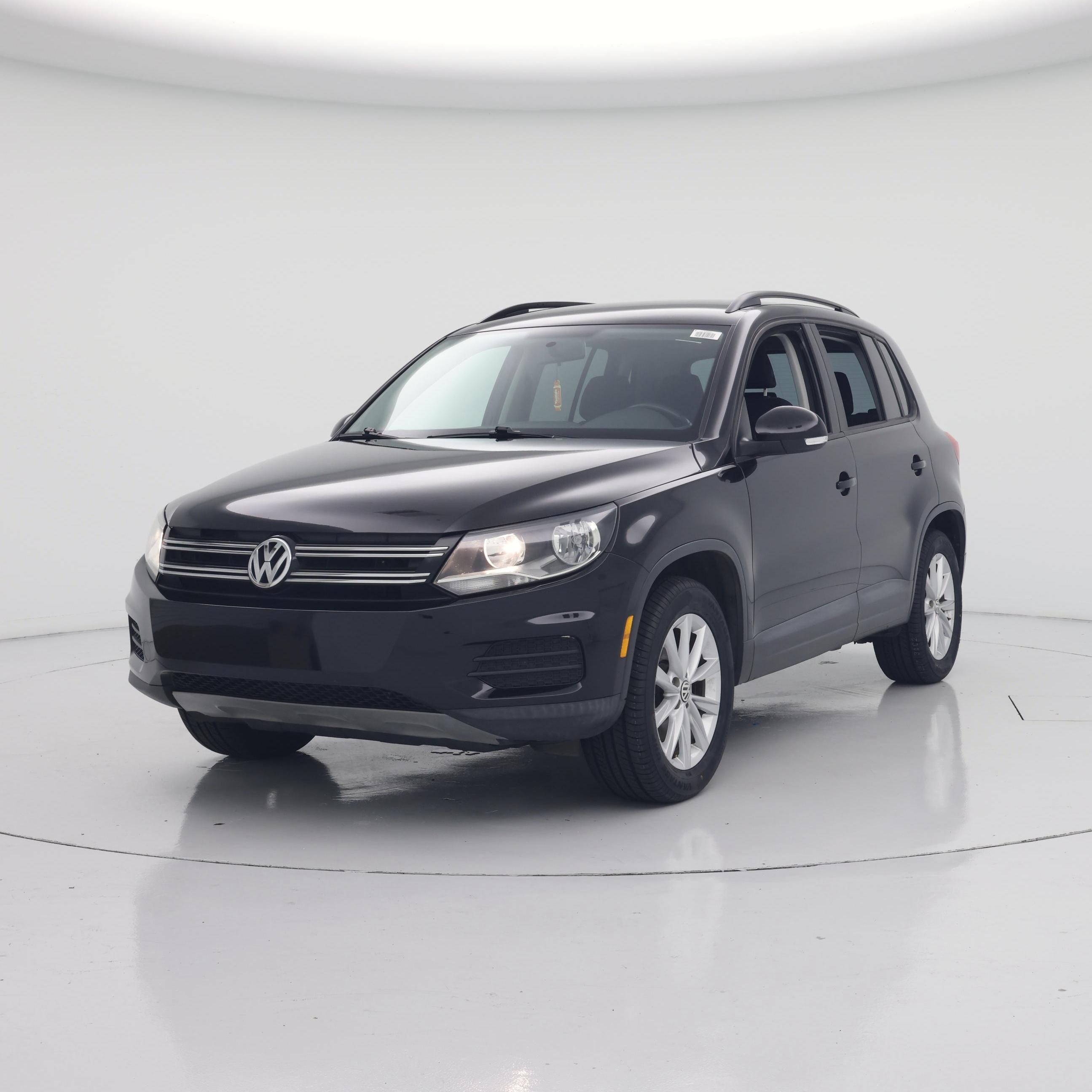 Thumbnail: 2017 Volkswagen Tiguan - 4