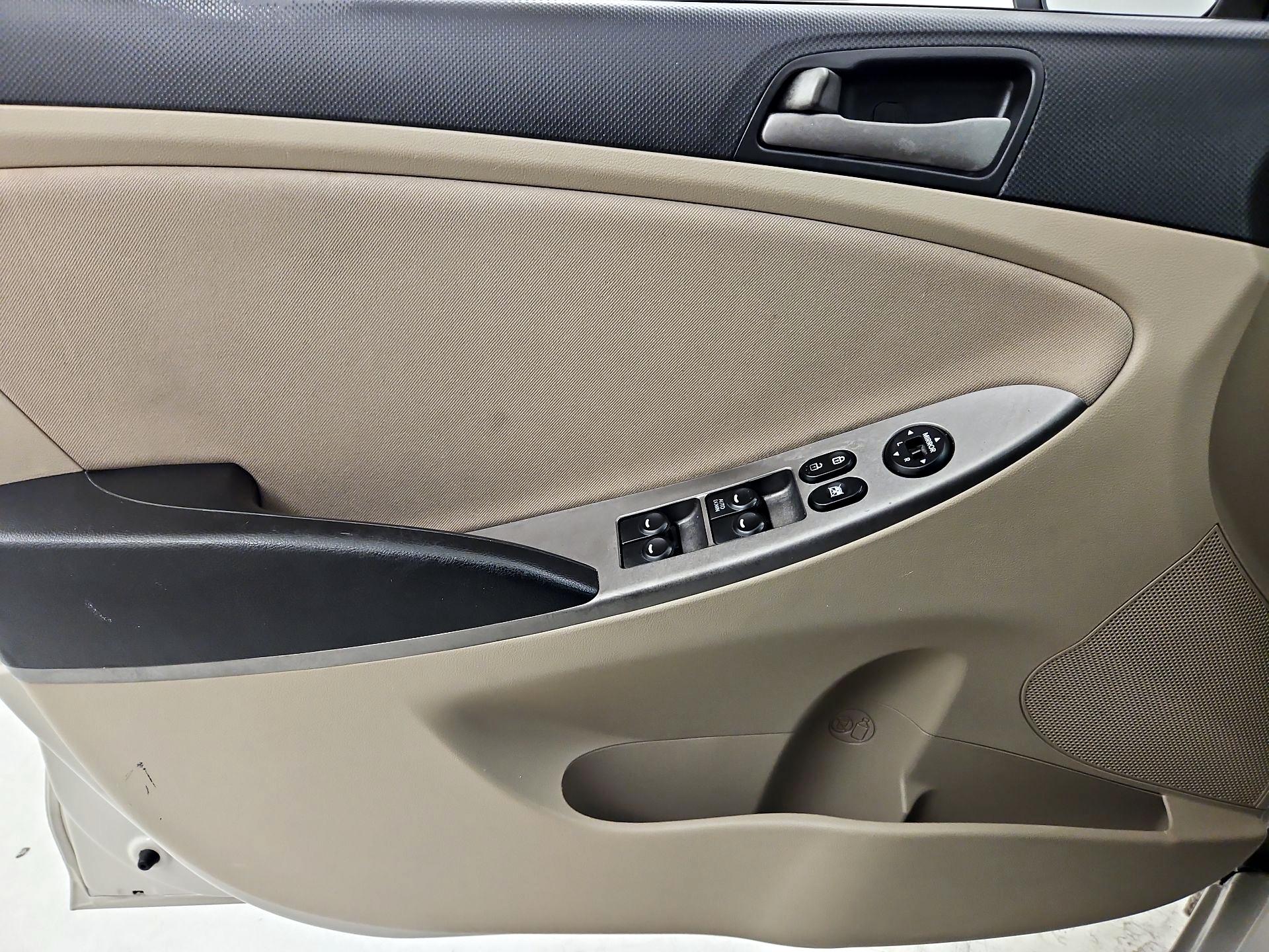 Thumbnail: 2017 Hyundai Accent - 12