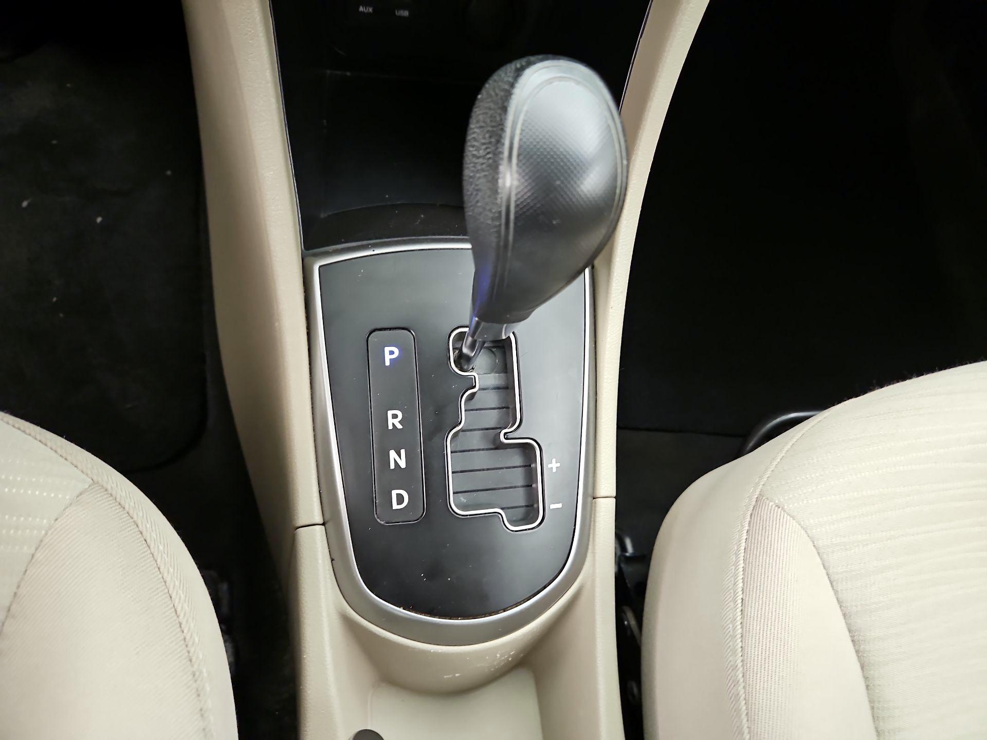 Thumbnail: 2017 Hyundai Accent - 16