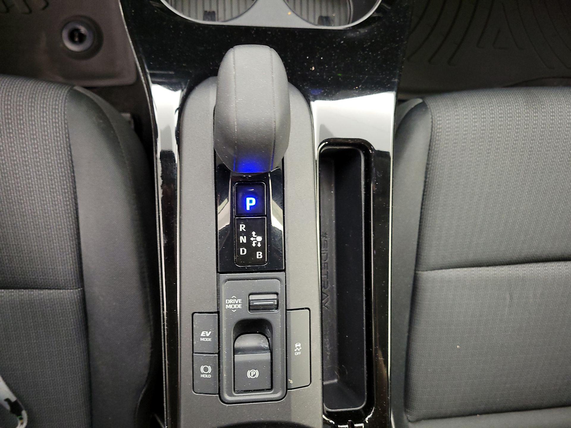 Thumbnail: 2024 Toyota Prius - 17