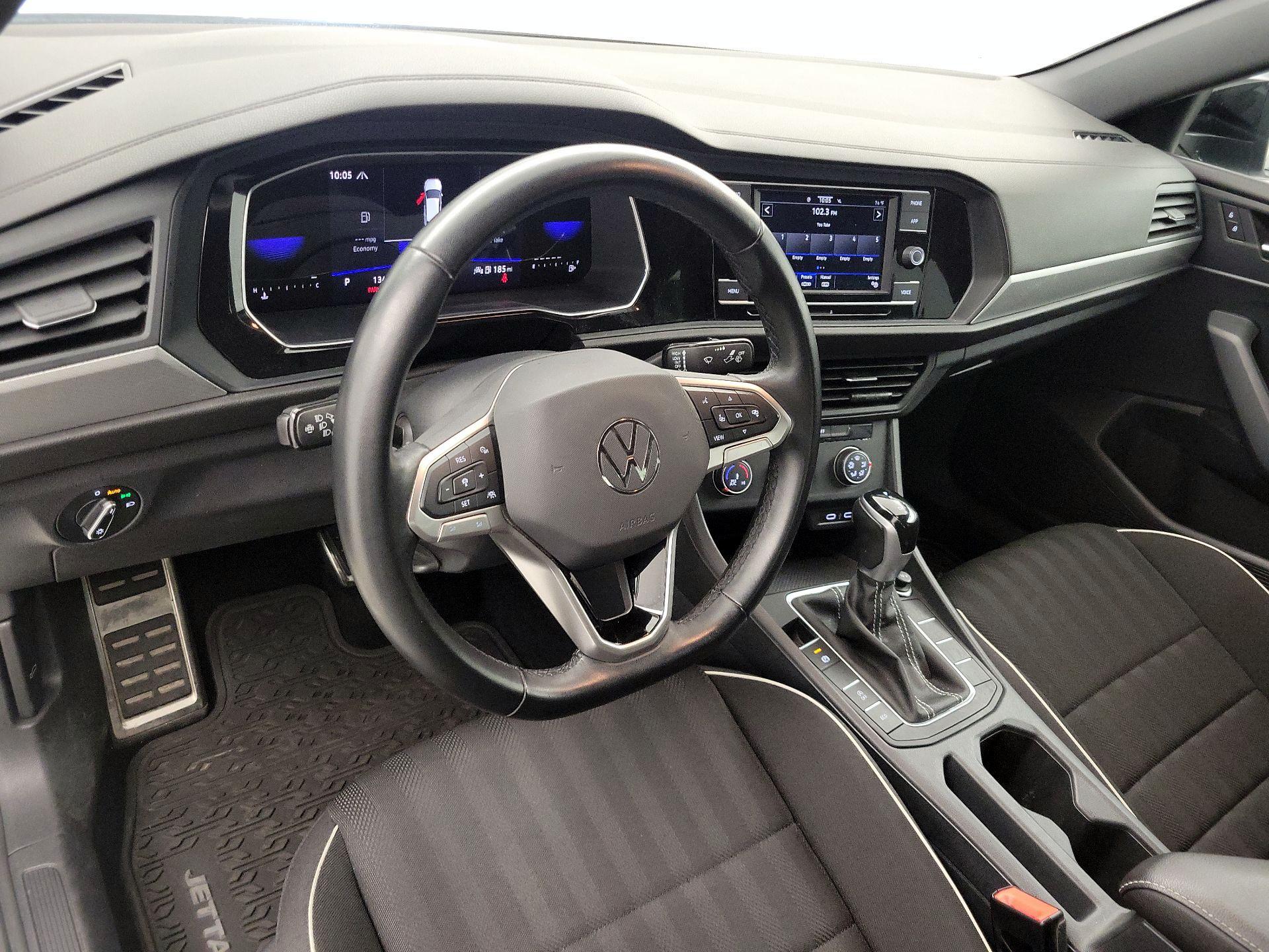 Thumbnail: 2023 Volkswagen Jetta - 9
