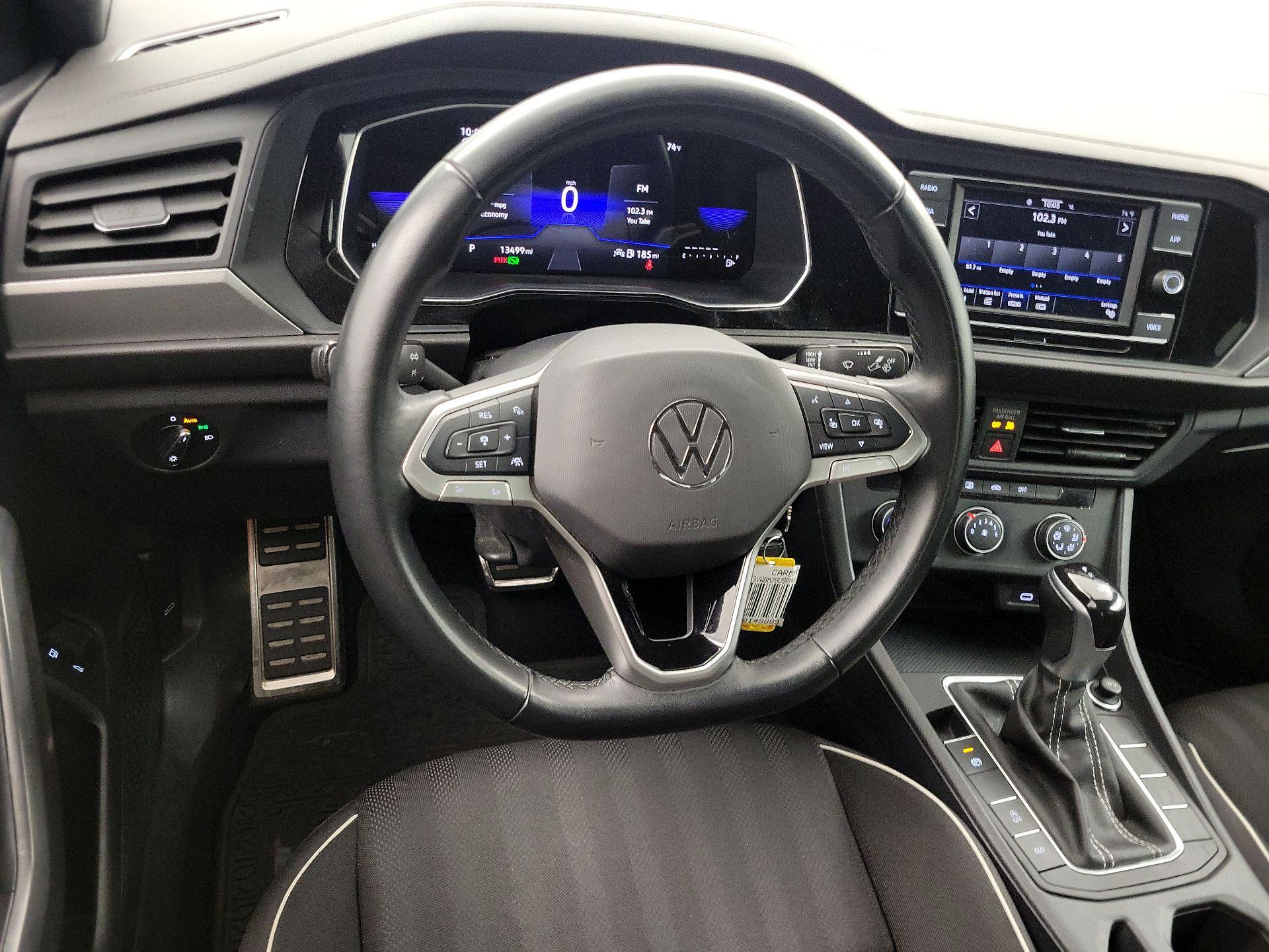 Thumbnail: 2023 Volkswagen Jetta - 10