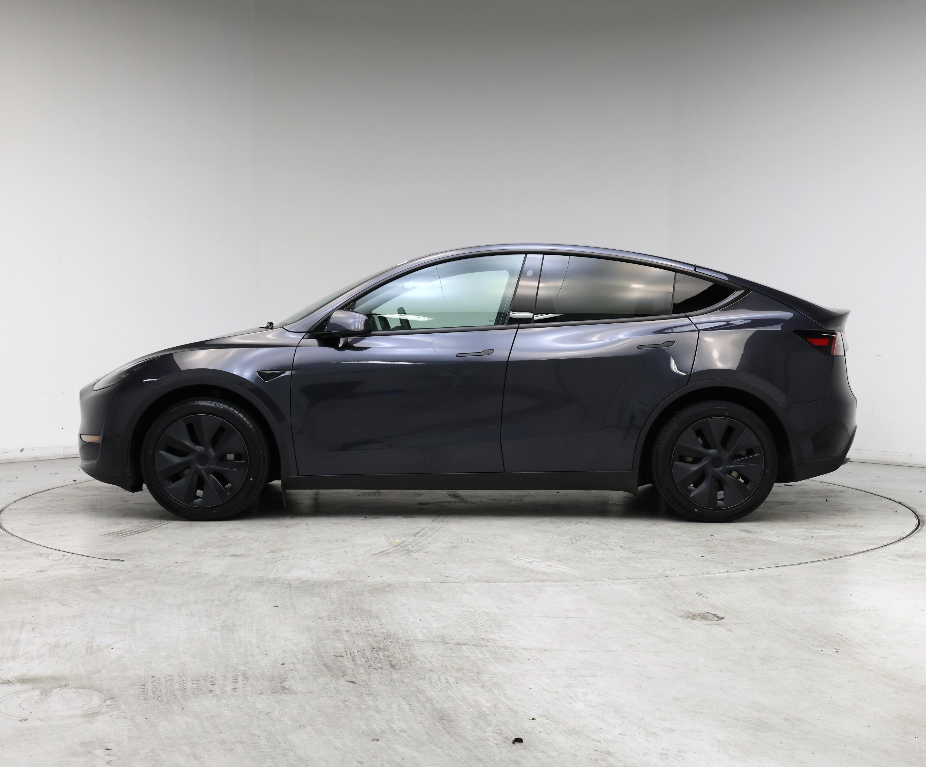 Thumbnail: 2024 Tesla Model Y - 3