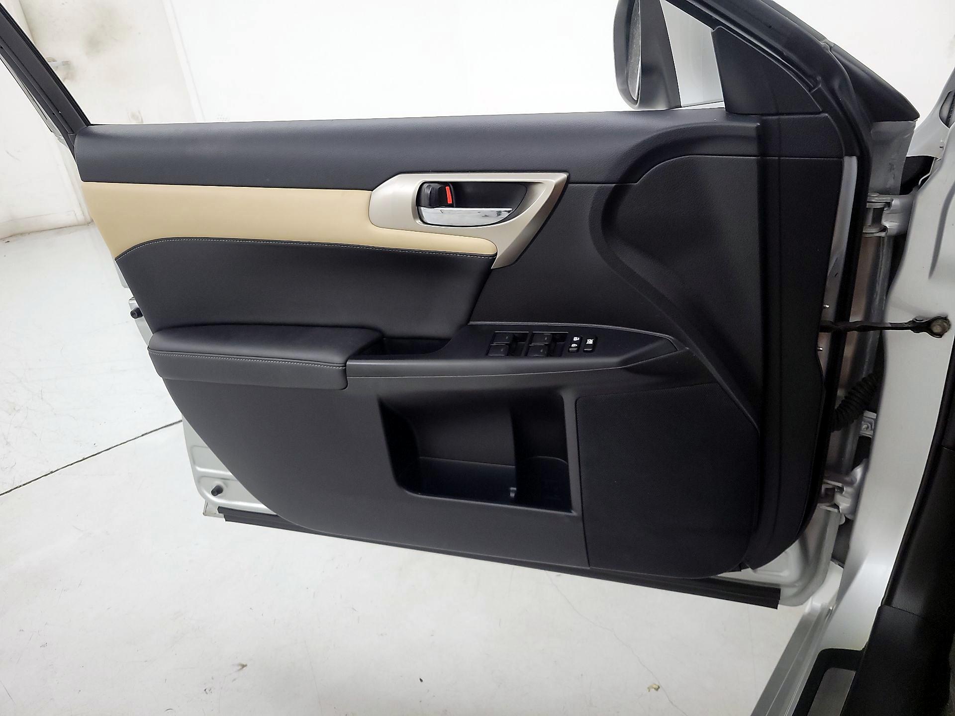 Thumbnail: 2014 Lexus CT - 12