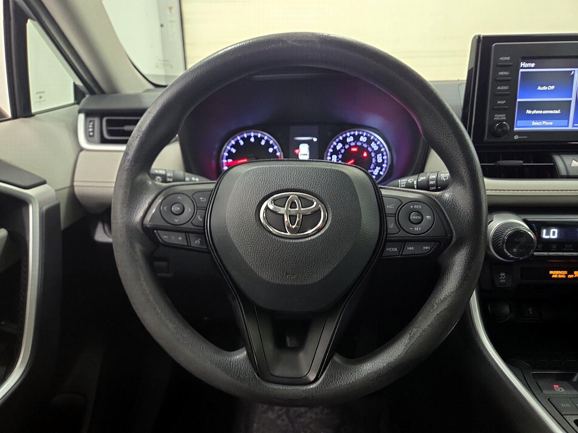 Thumbnail: 2020 Toyota RAV4 - 10