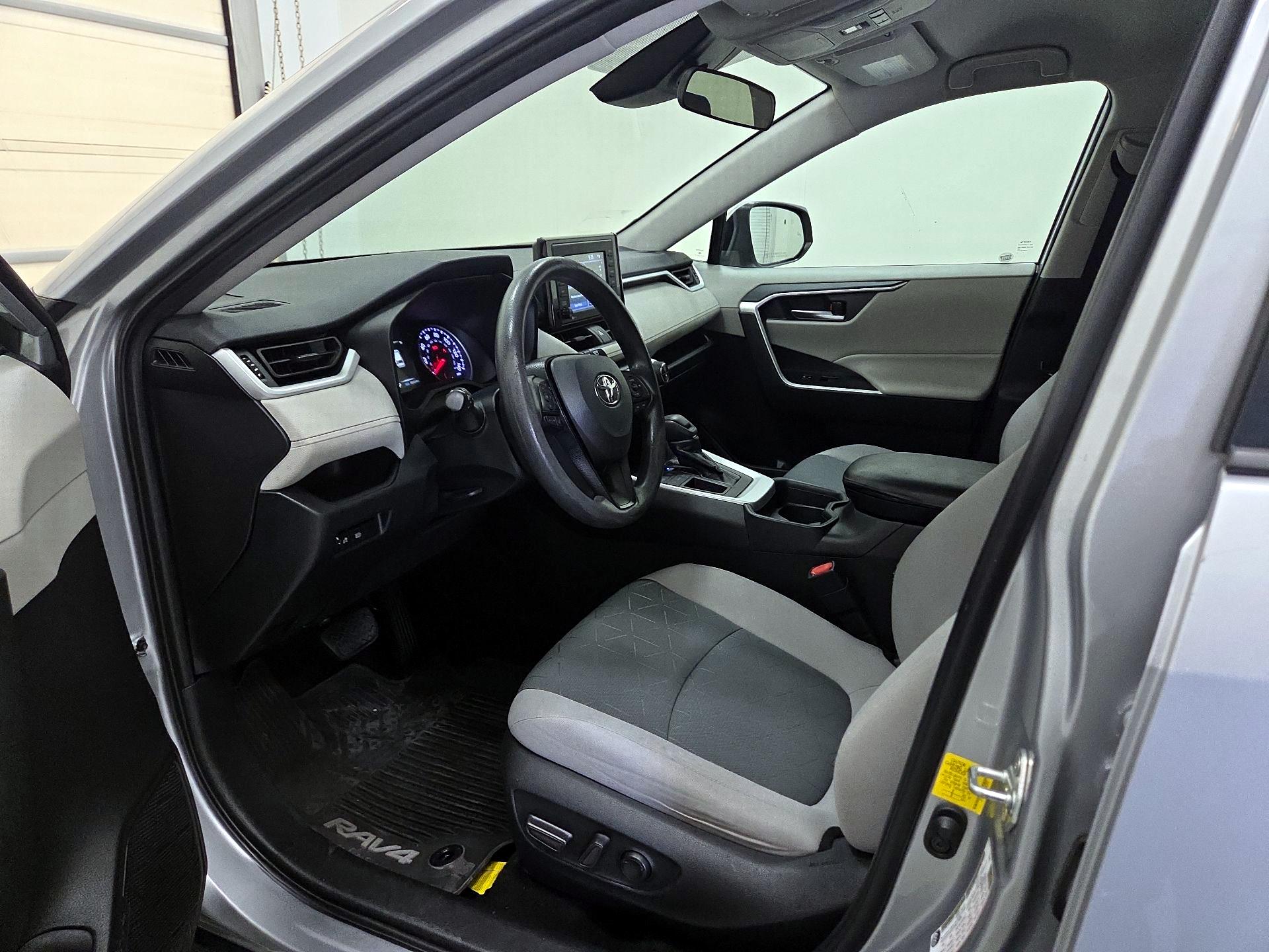 Thumbnail: 2020 Toyota RAV4 - 11