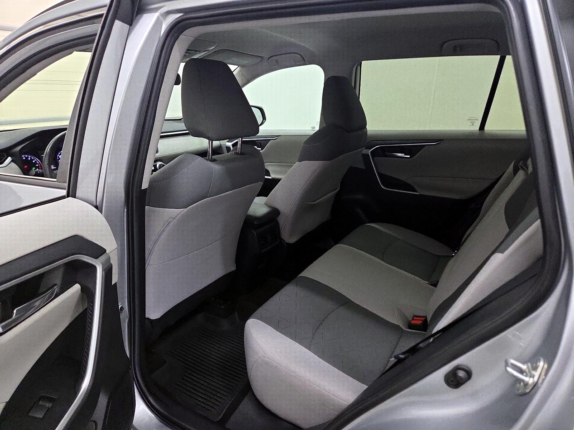Thumbnail: 2020 Toyota RAV4 - 19
