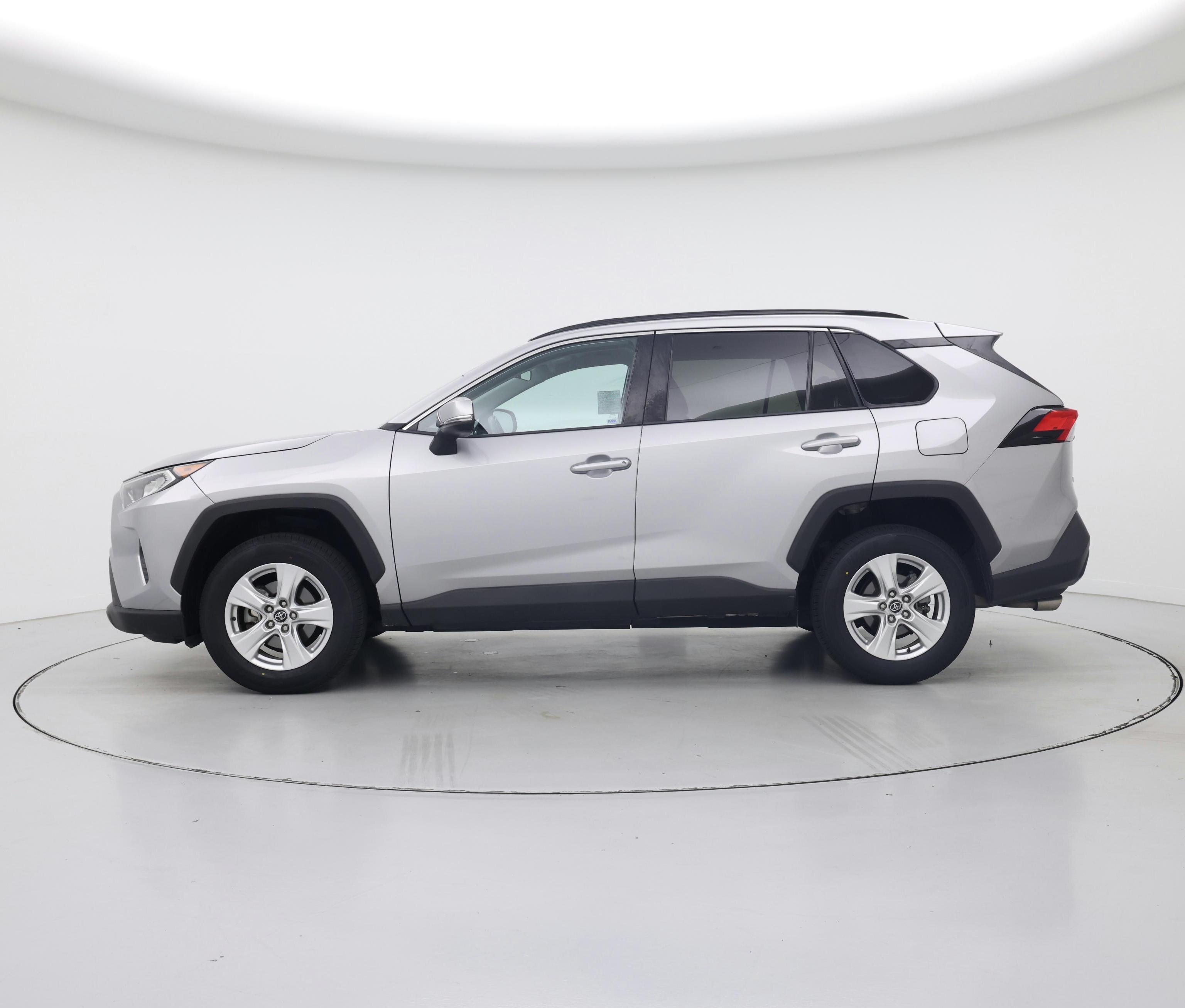 Thumbnail: 2020 Toyota RAV4 - 3