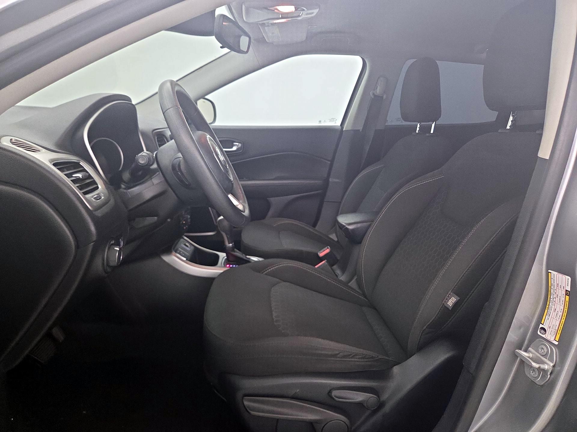 Thumbnail: 2019 Jeep Compass - 11