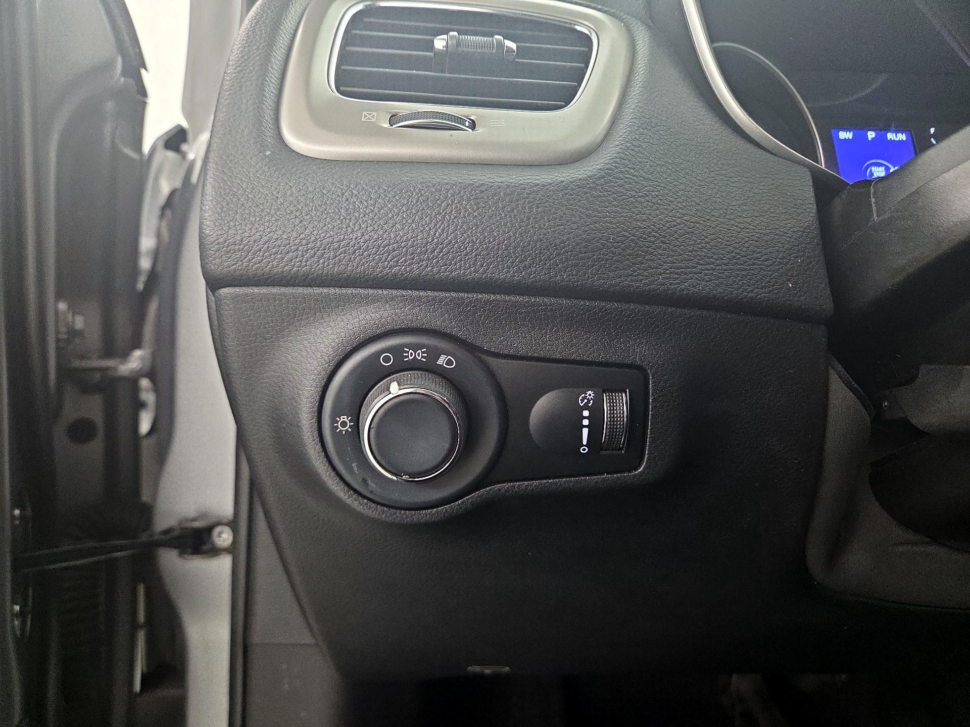Thumbnail: 2019 Jeep Compass - 13