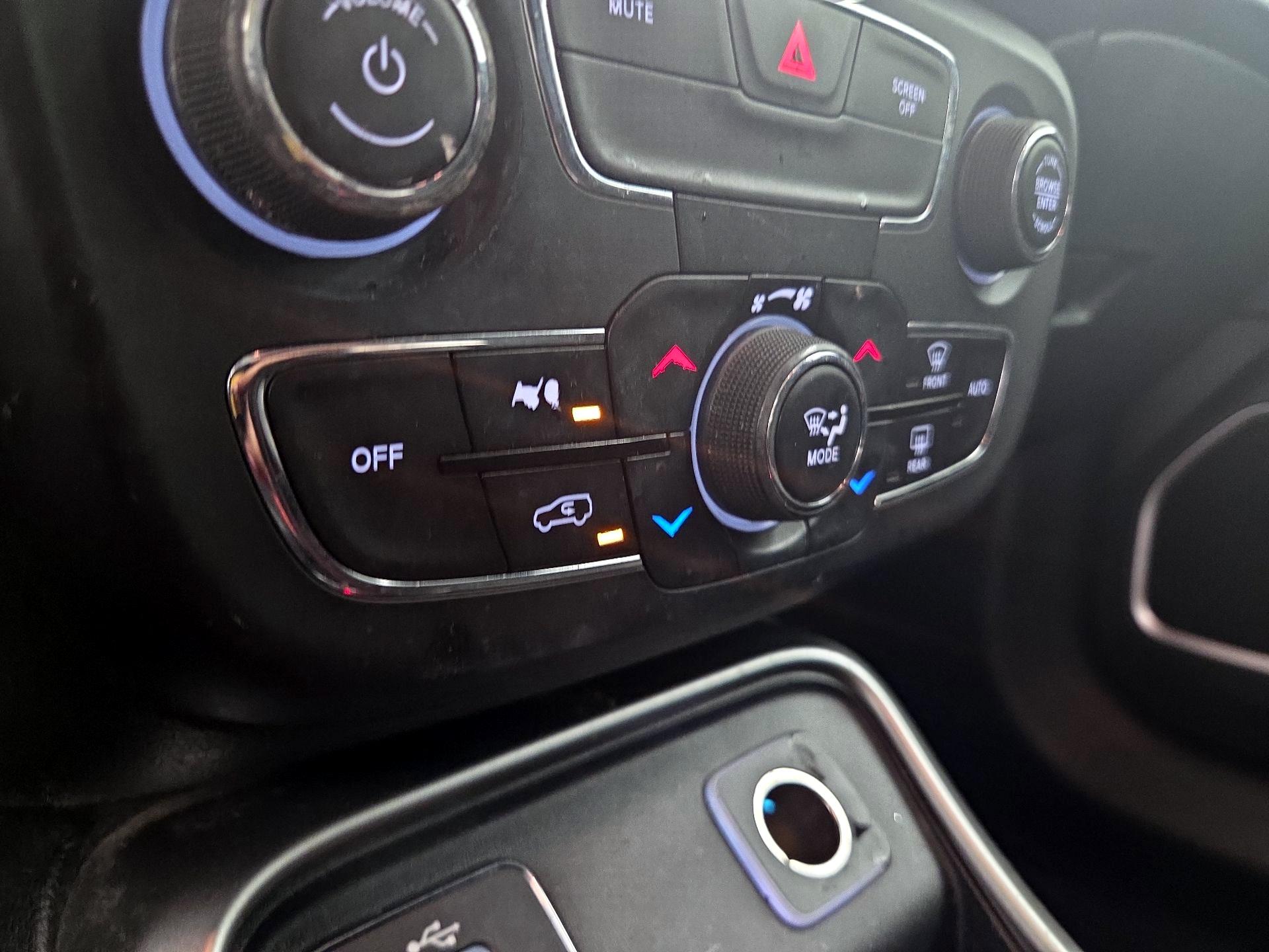 Thumbnail: 2019 Jeep Compass - 16