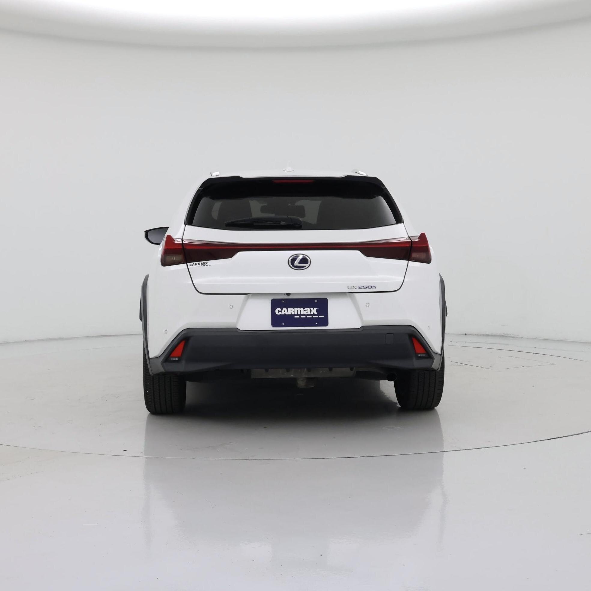 Thumbnail: 2022 Lexus UX - 6