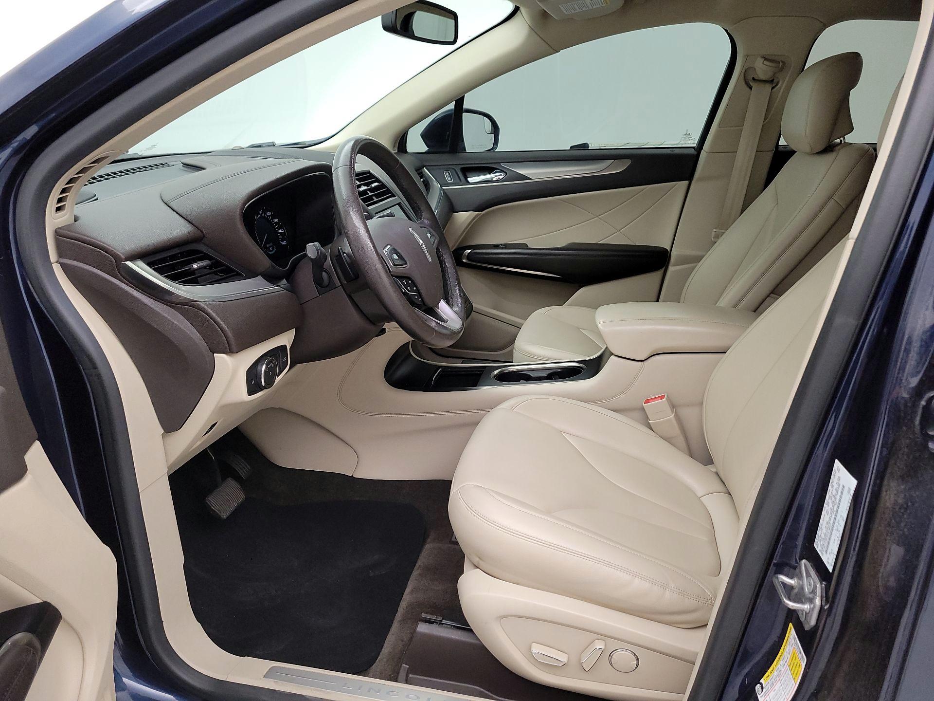 Thumbnail: 2017 Lincoln MKC - 11