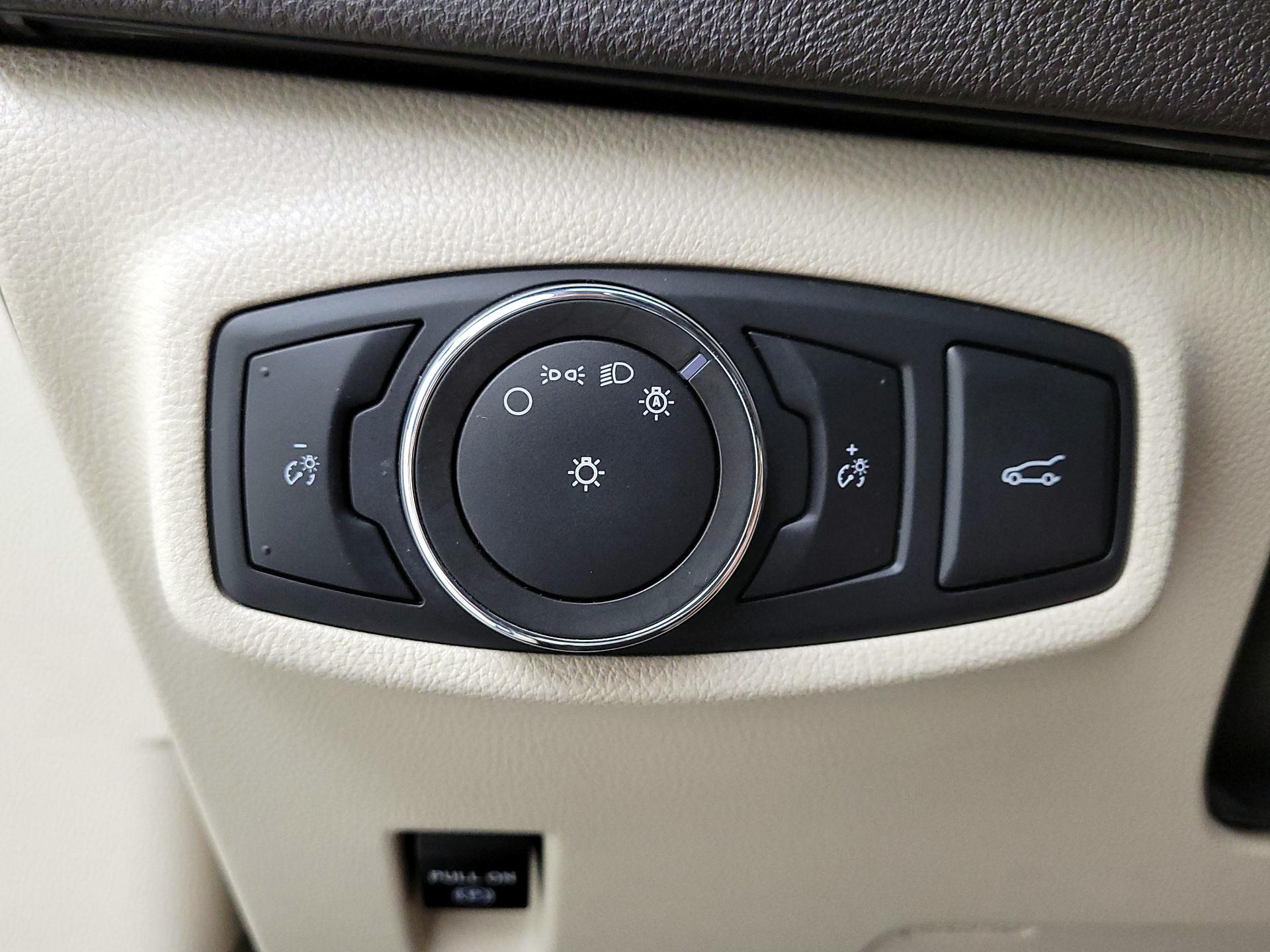 Thumbnail: 2017 Lincoln MKC - 13