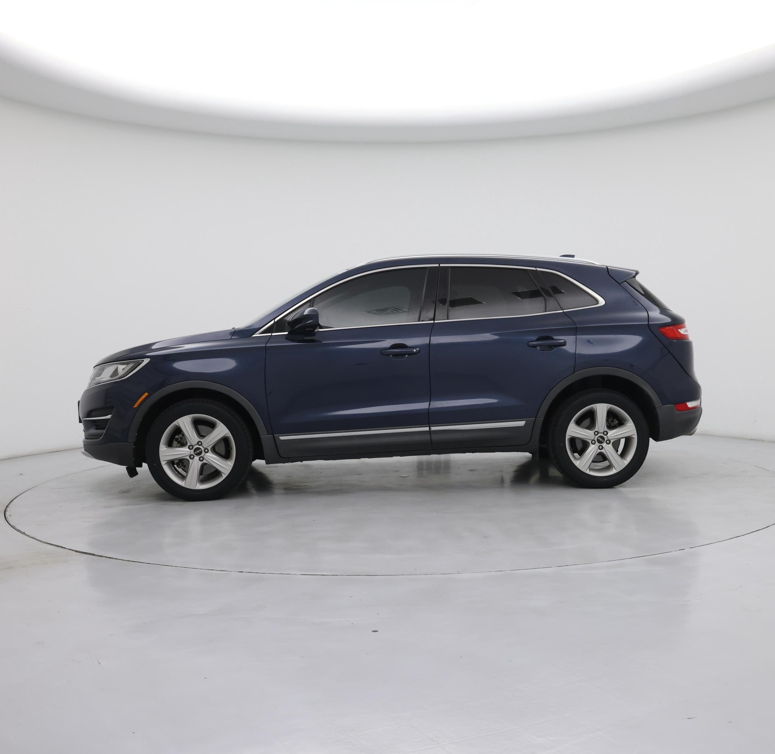 Thumbnail: 2017 Lincoln MKC - 3