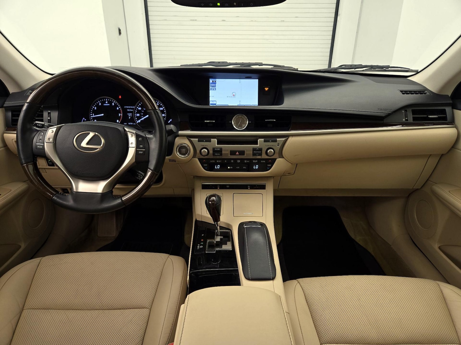2014 Lexus ES 350 - Photo 10