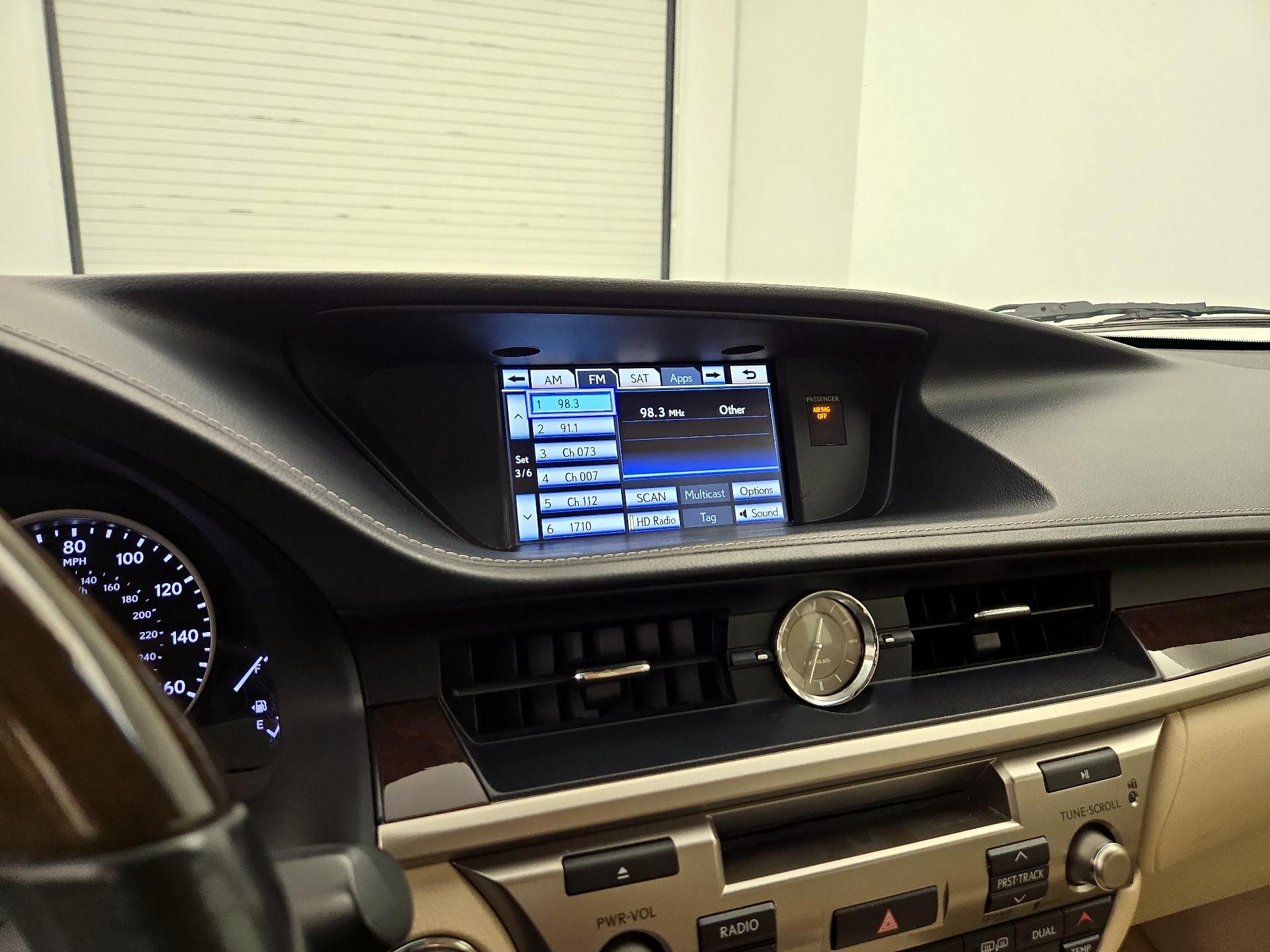 Thumbnail: 2014 Lexus ES - 16
