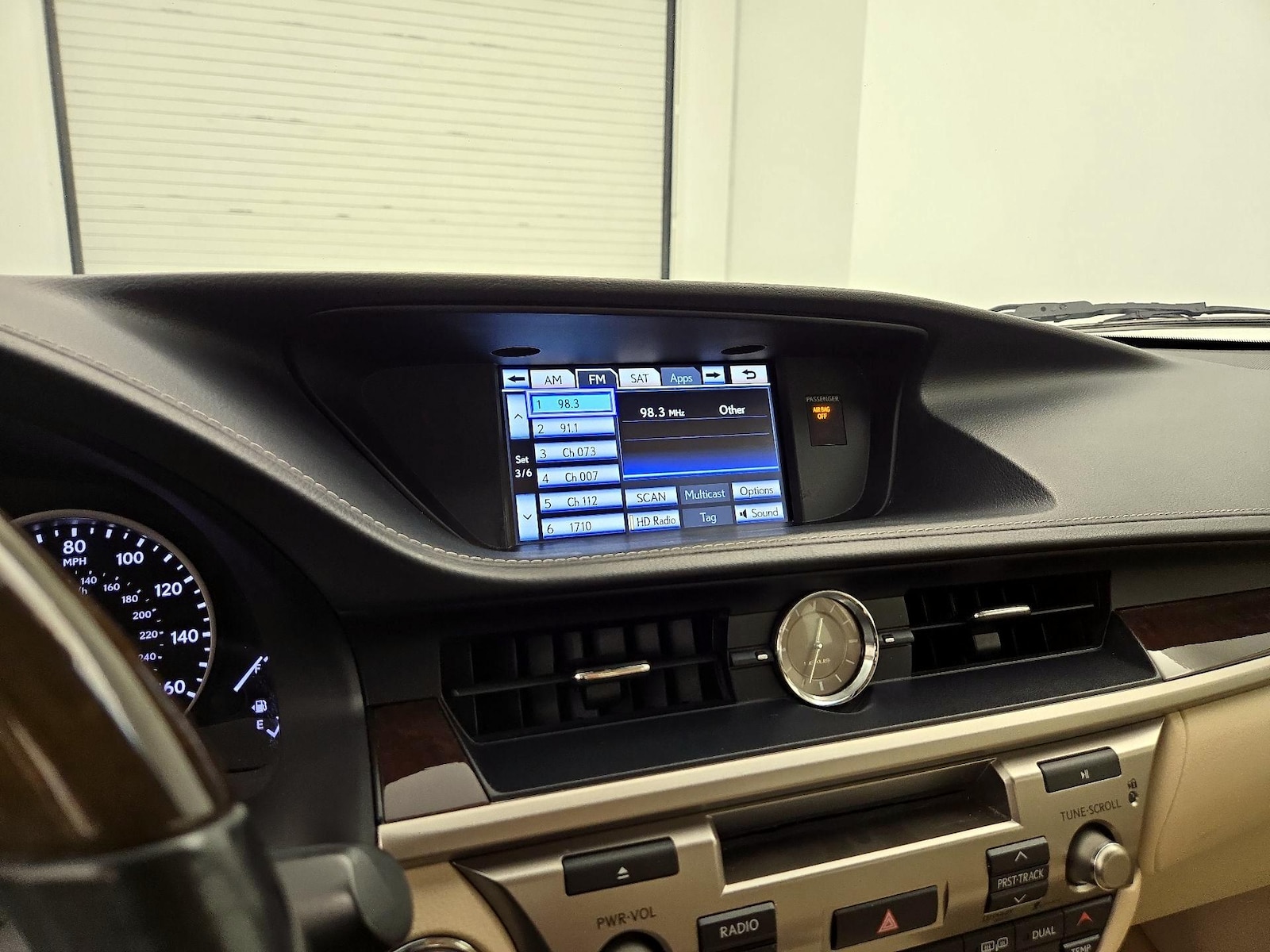 2014 Lexus ES 350 - Photo 17